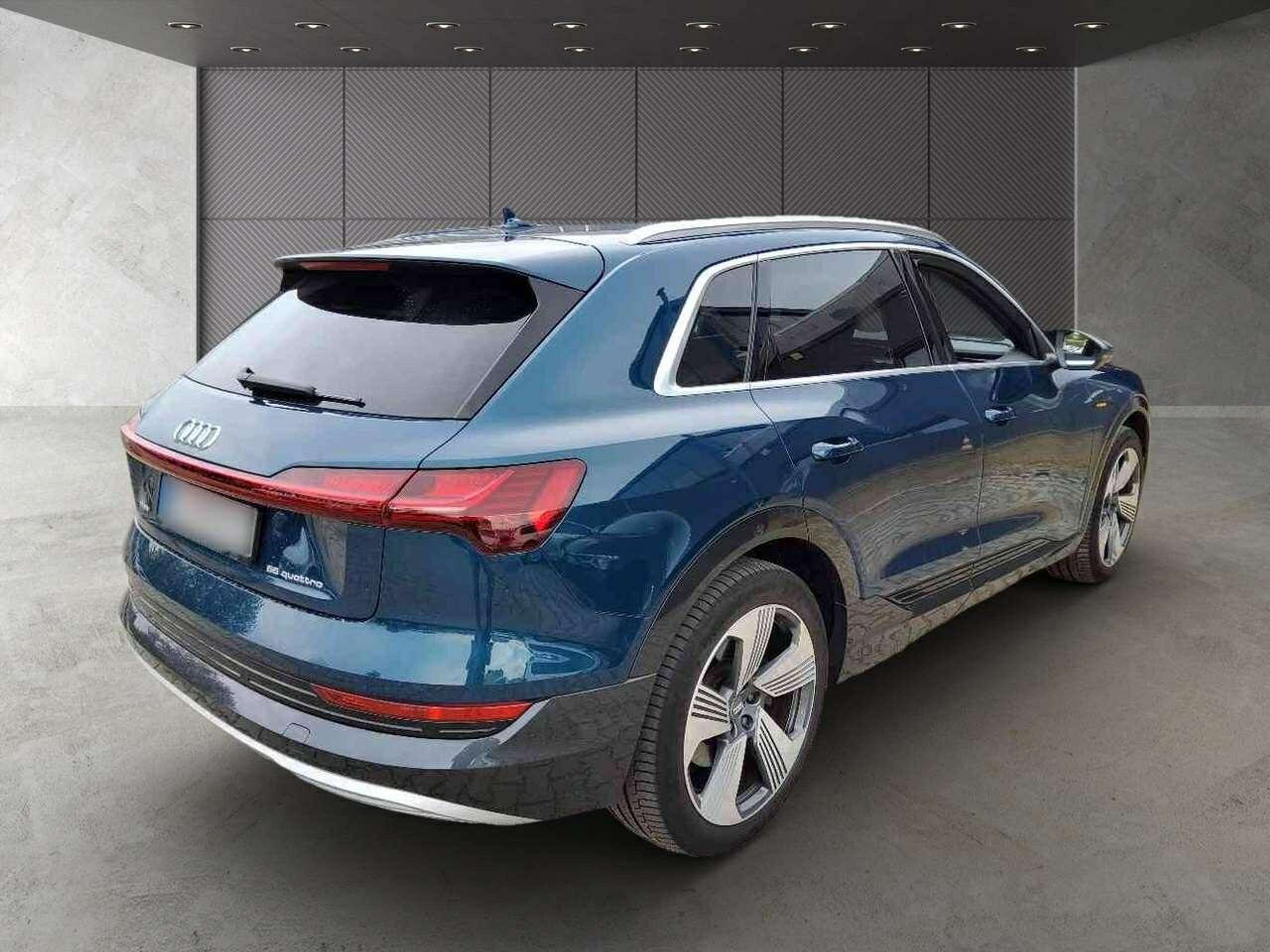 Audi - e-tron