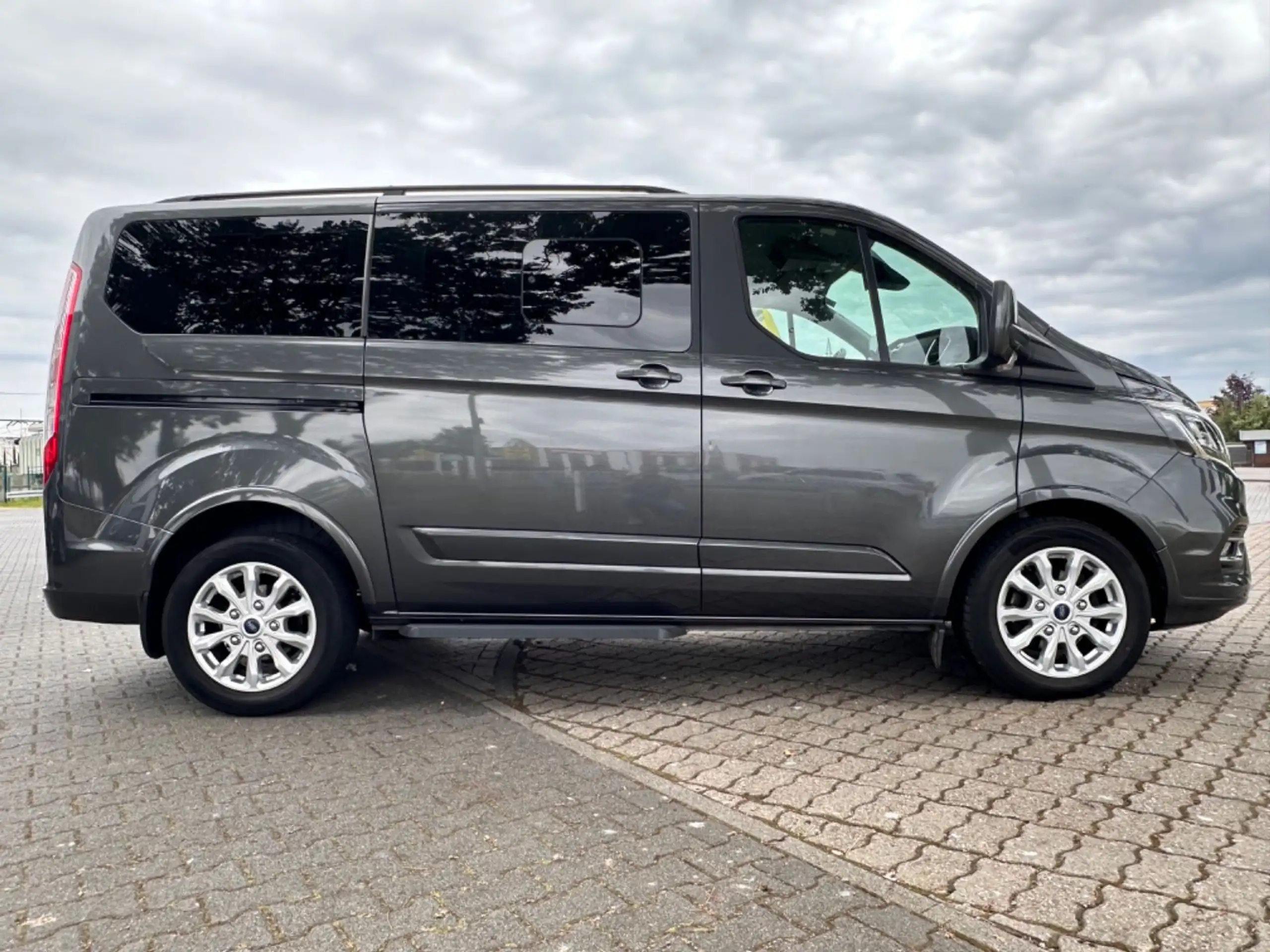 Ford - Tourneo Custom