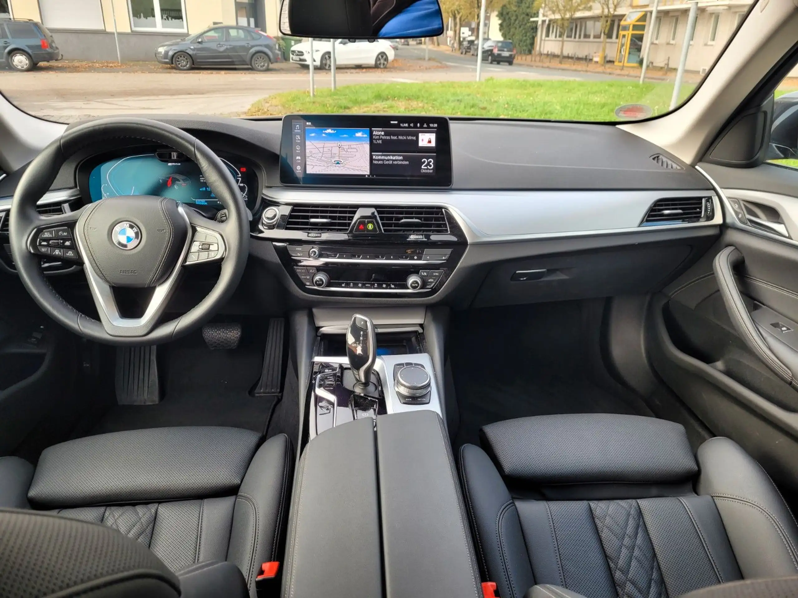 BMW - 530