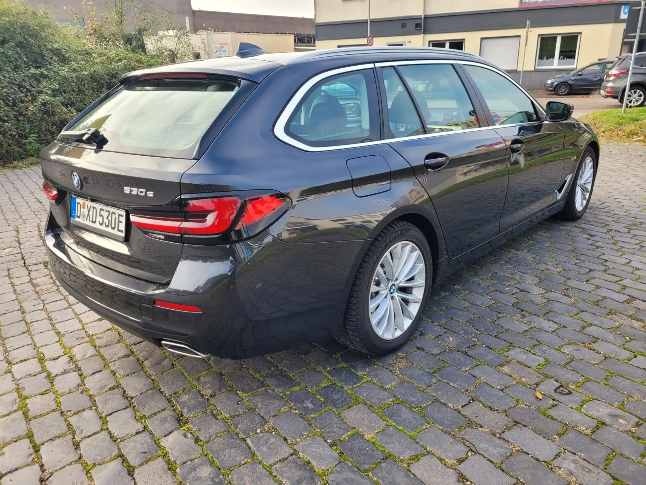 BMW - 530