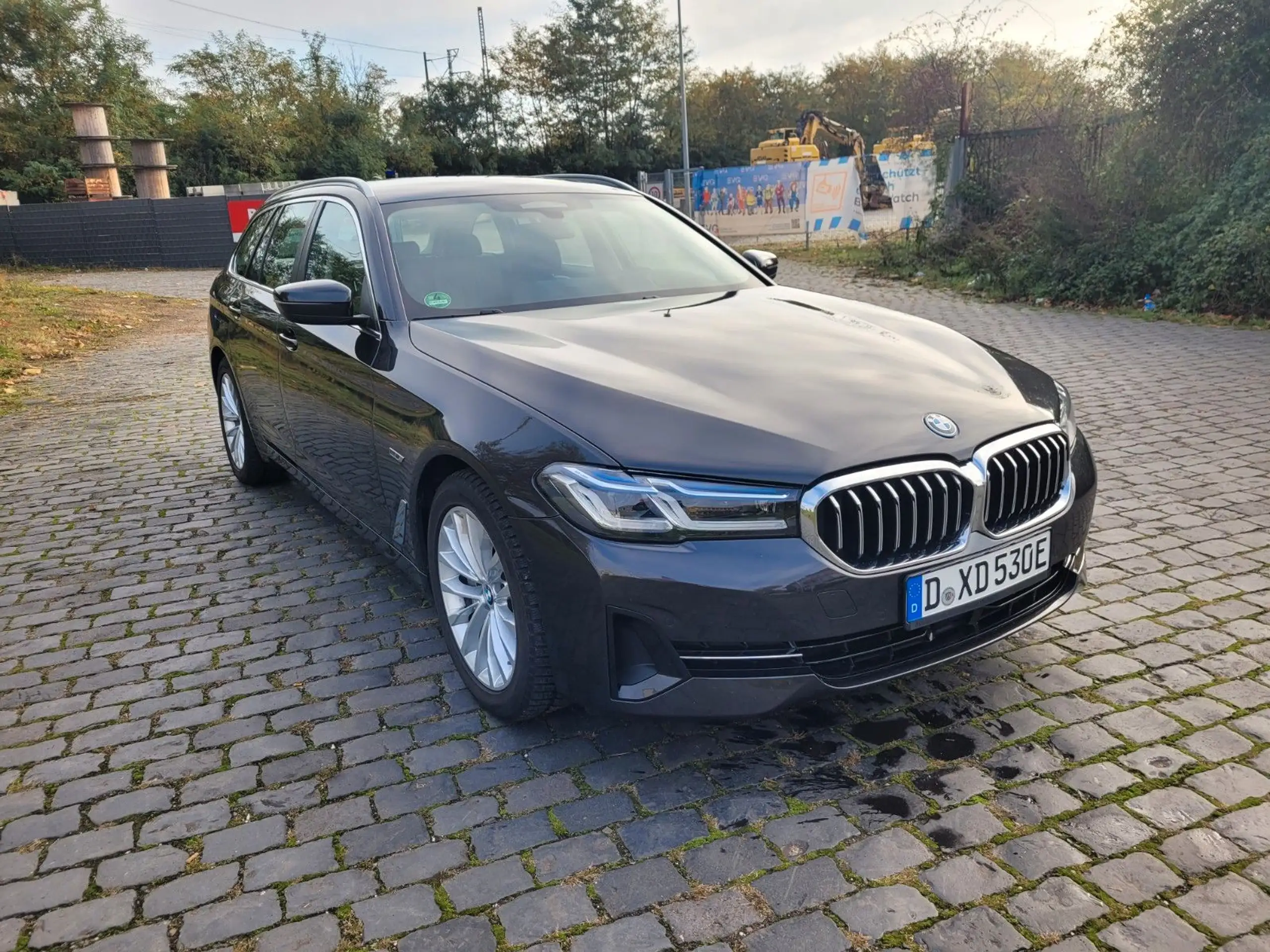 BMW - 530