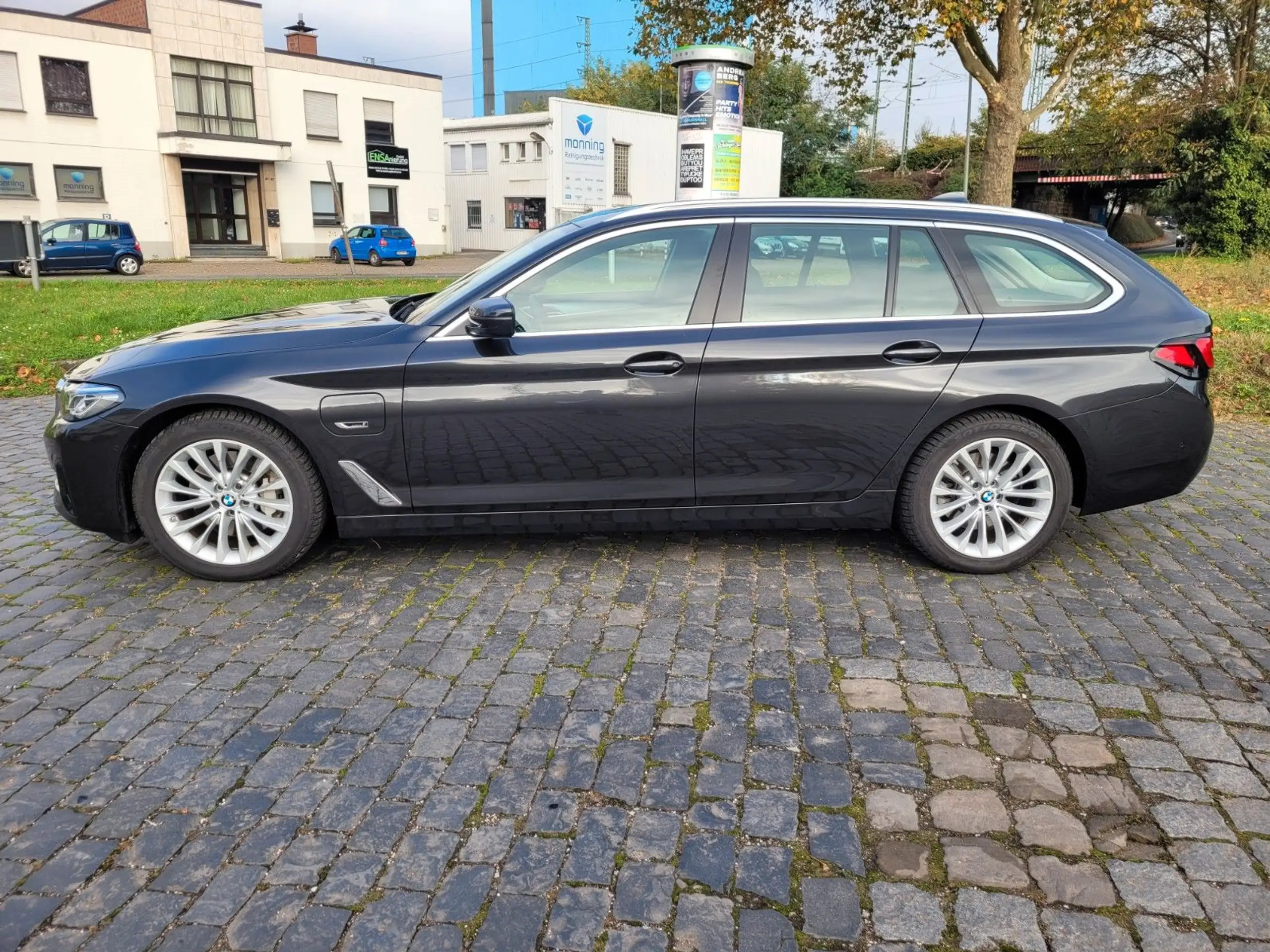 BMW - 530