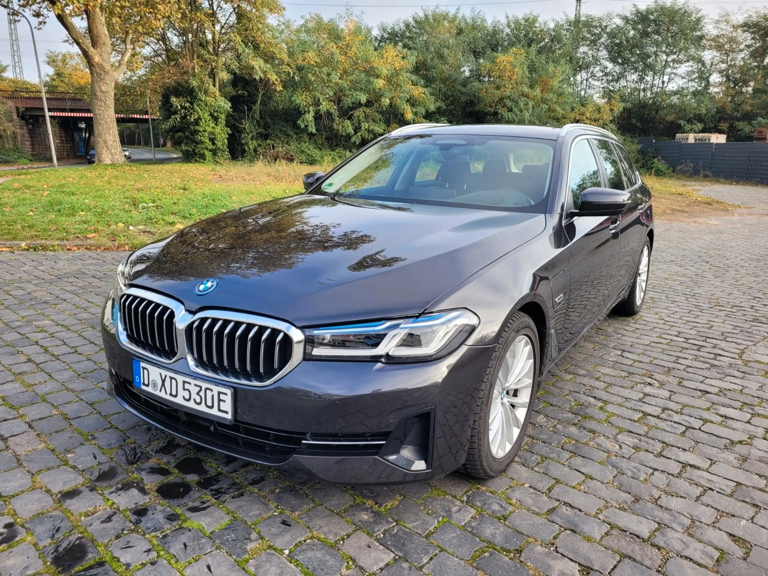 BMW - 530