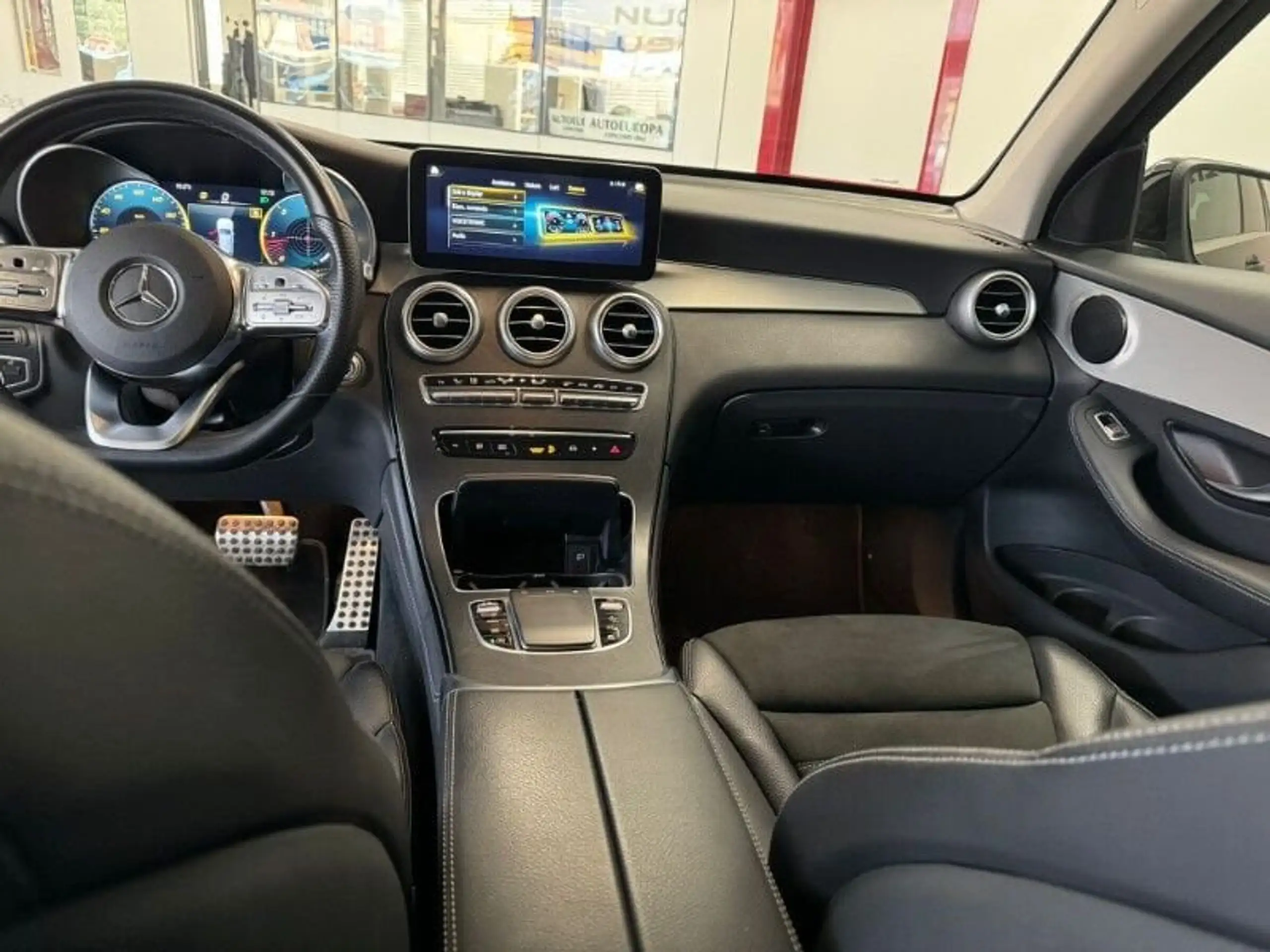 Mercedes-Benz - GLC 220