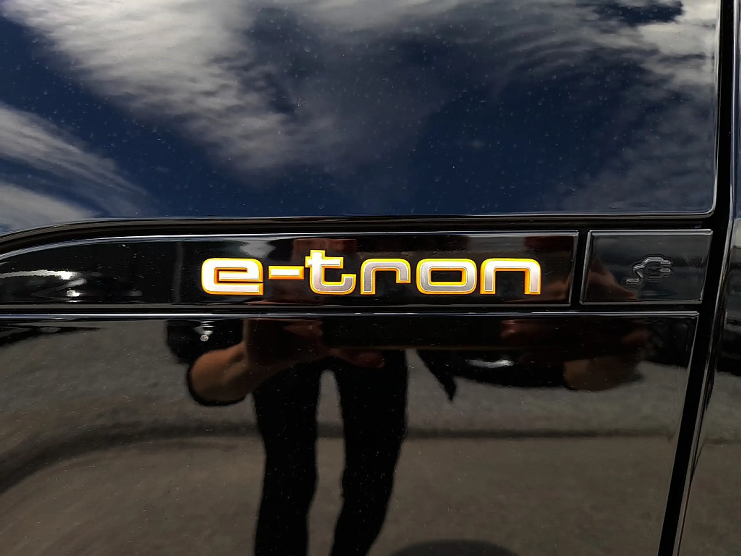 Audi - e-tron