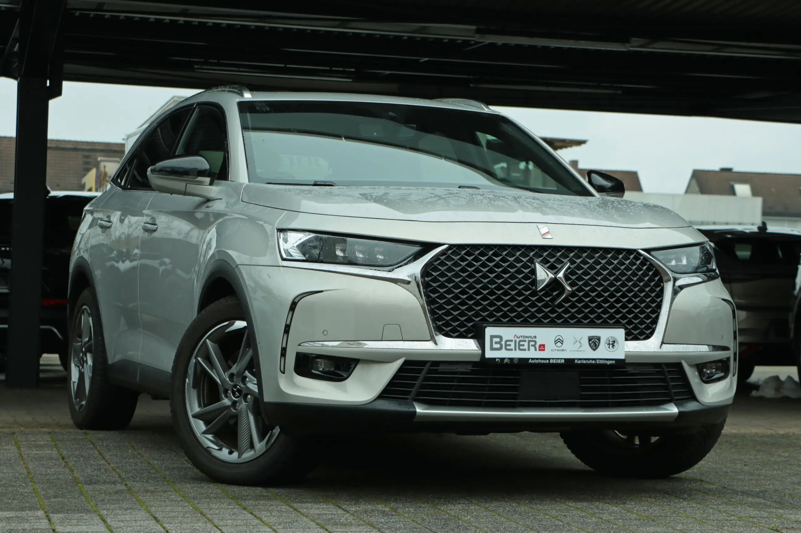 DS Automobiles - DS 7 Crossback