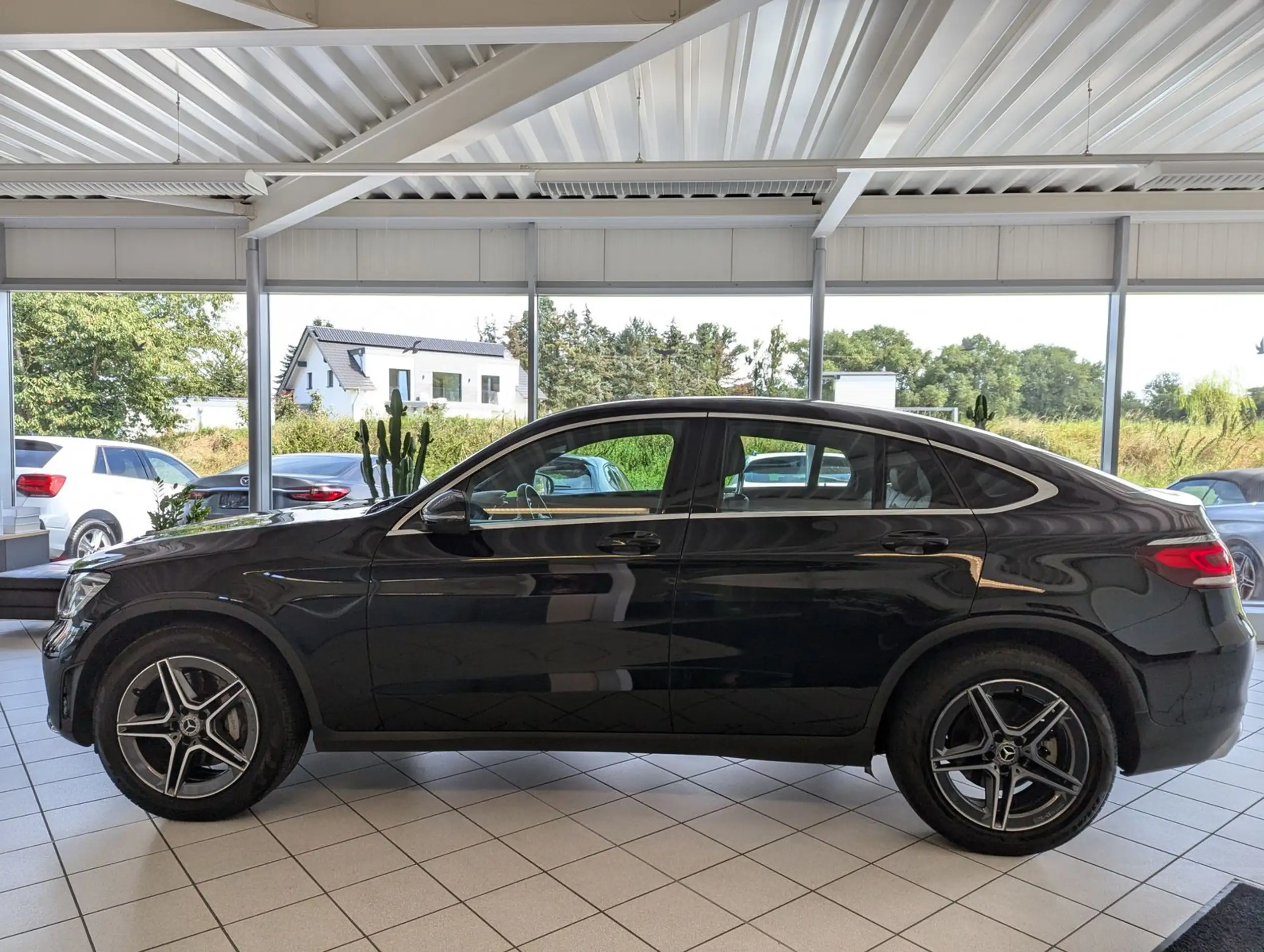 Mercedes-Benz - GLC 220