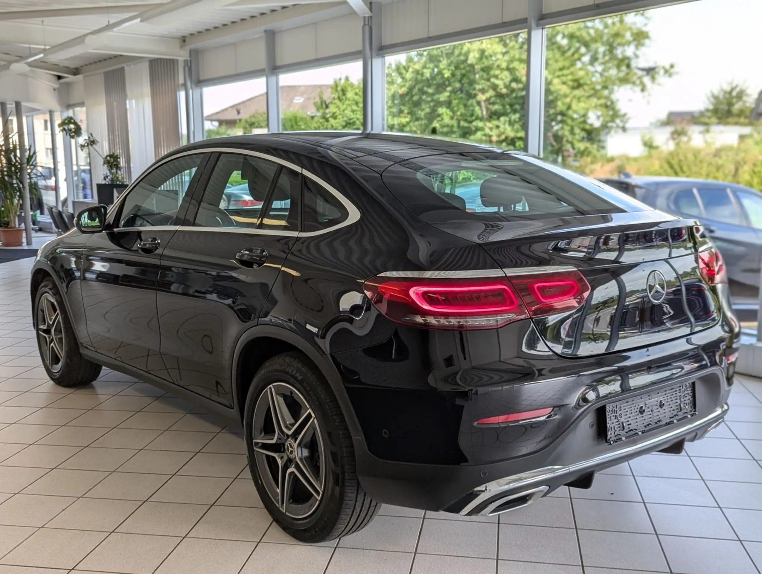 Mercedes-Benz - GLC 220