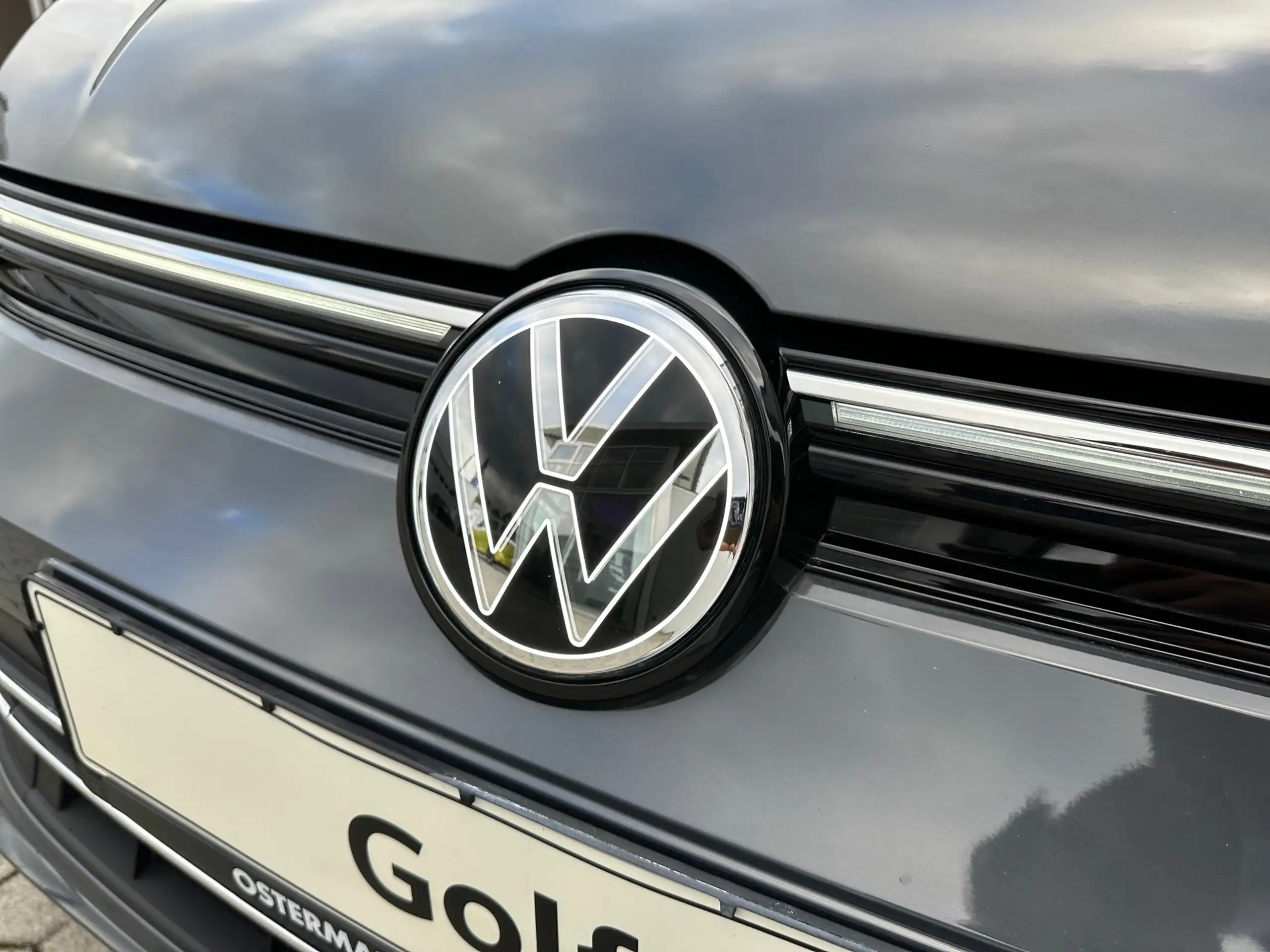 Volkswagen - Golf