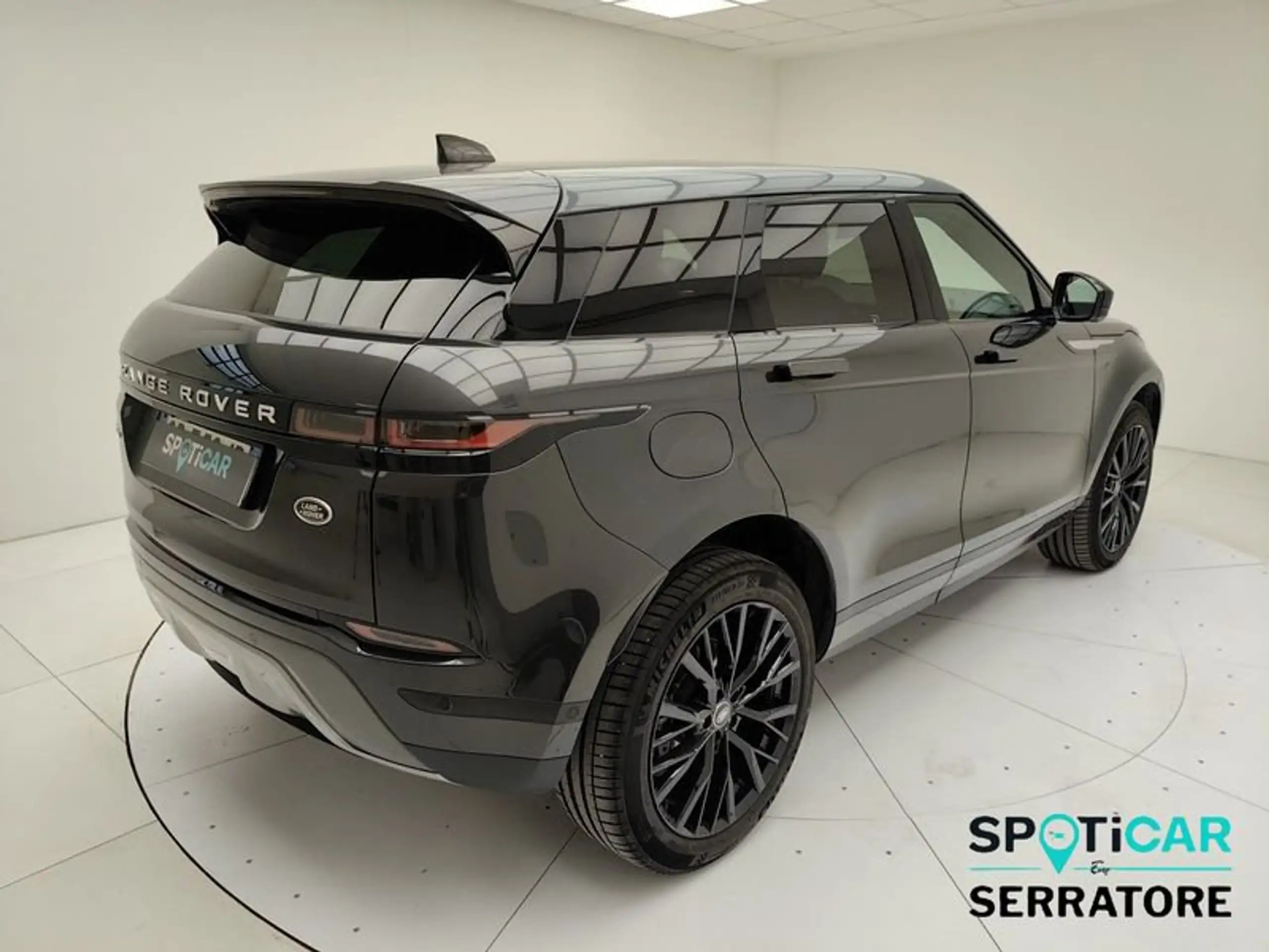 Land Rover - Range Rover Evoque