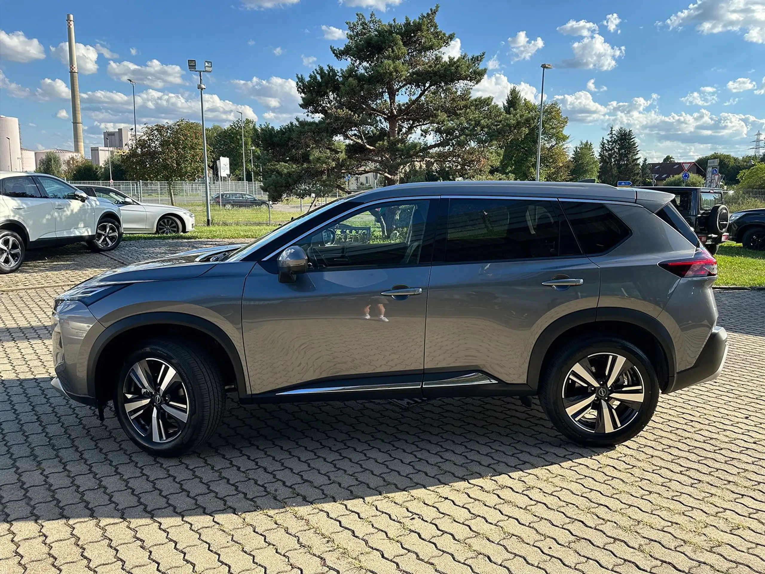 Nissan - X-Trail