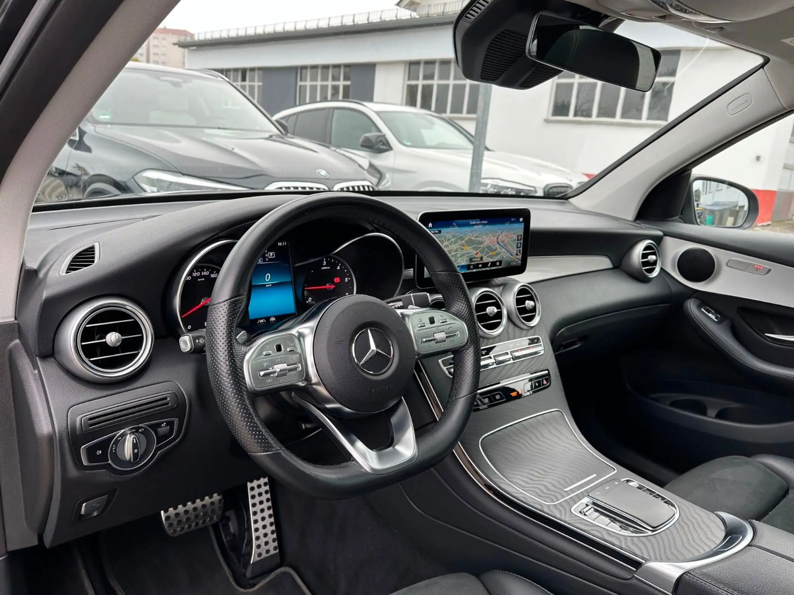 Mercedes-Benz - GLC 220