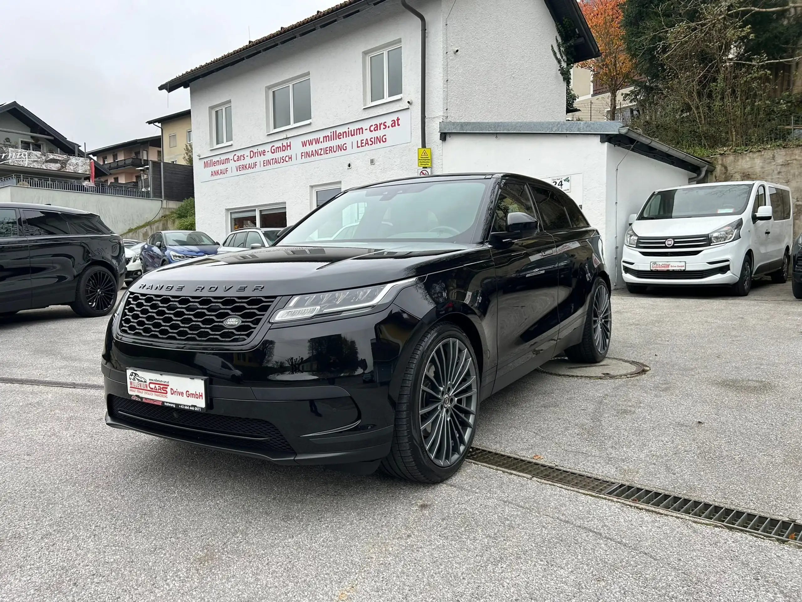 Land Rover - Range Rover Velar