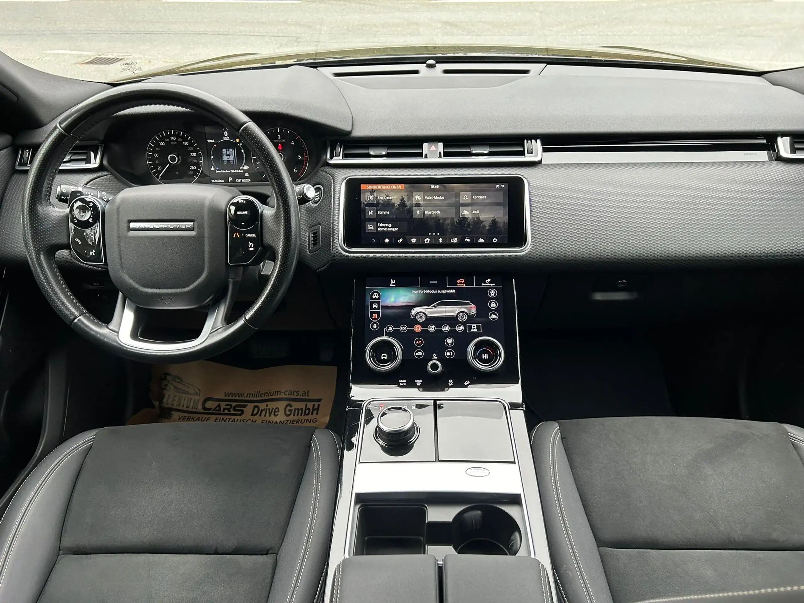 Land Rover - Range Rover Velar