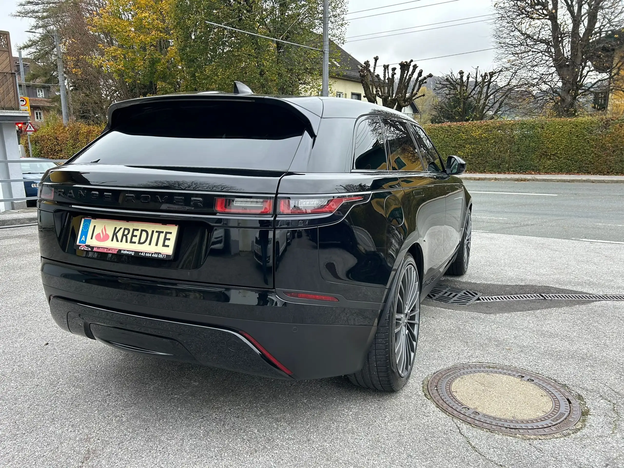 Land Rover - Range Rover Velar