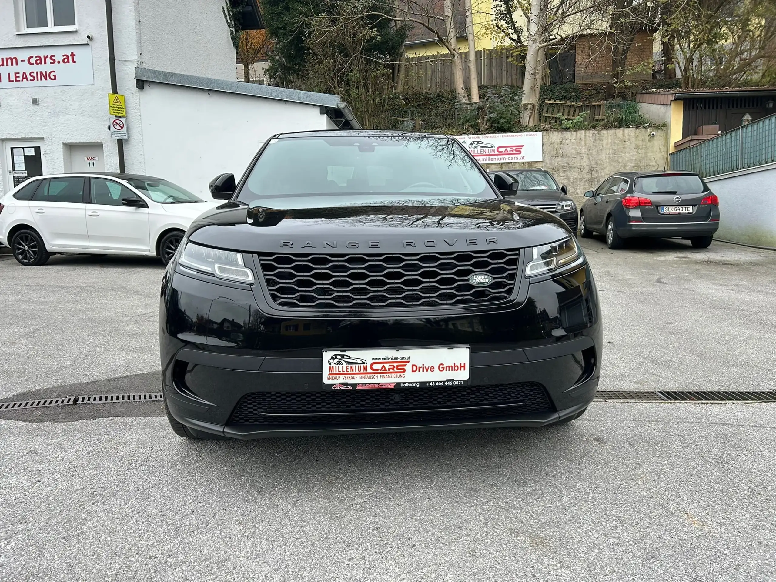 Land Rover - Range Rover Velar