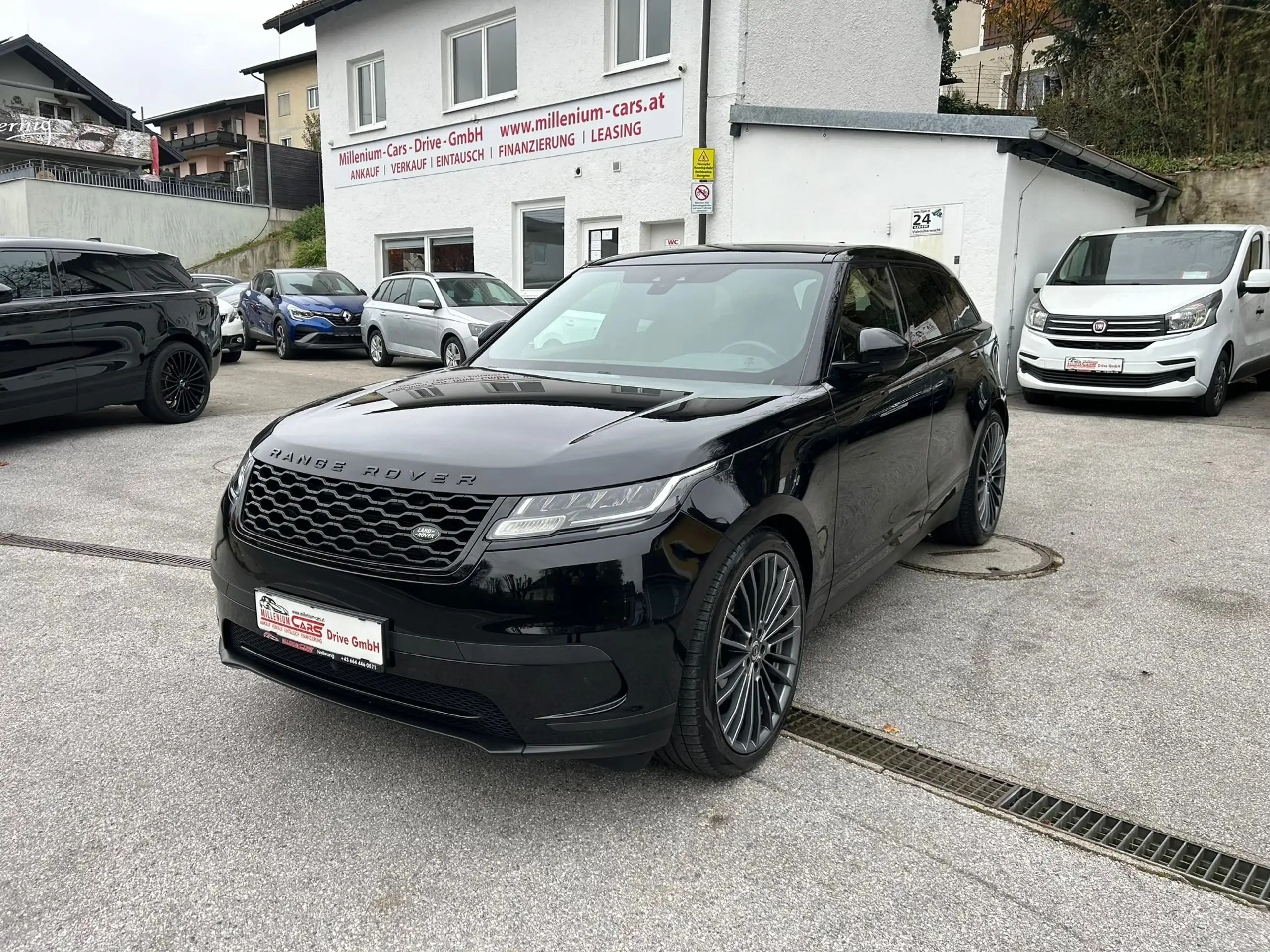 Land Rover - Range Rover Velar