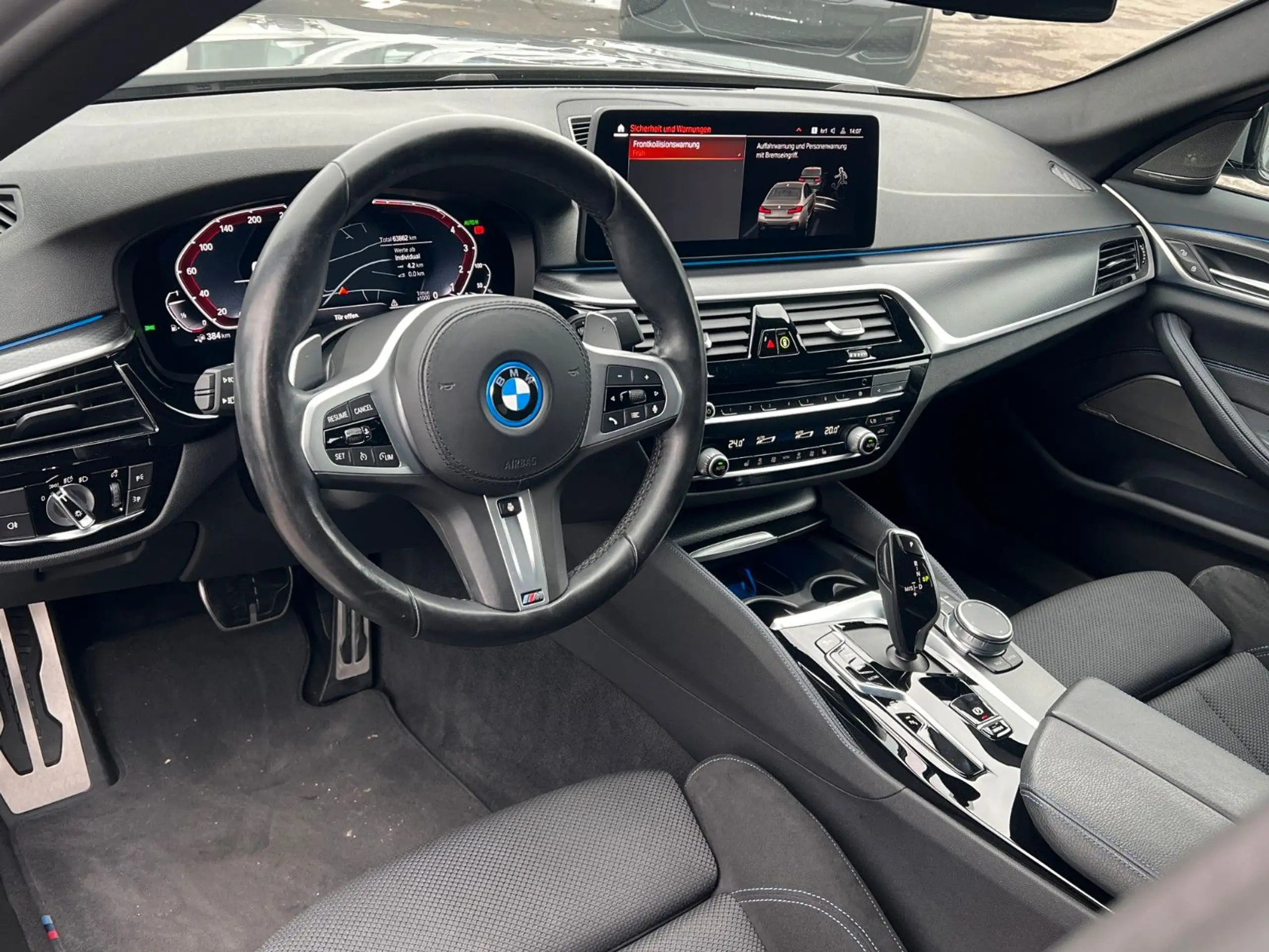 BMW - 530