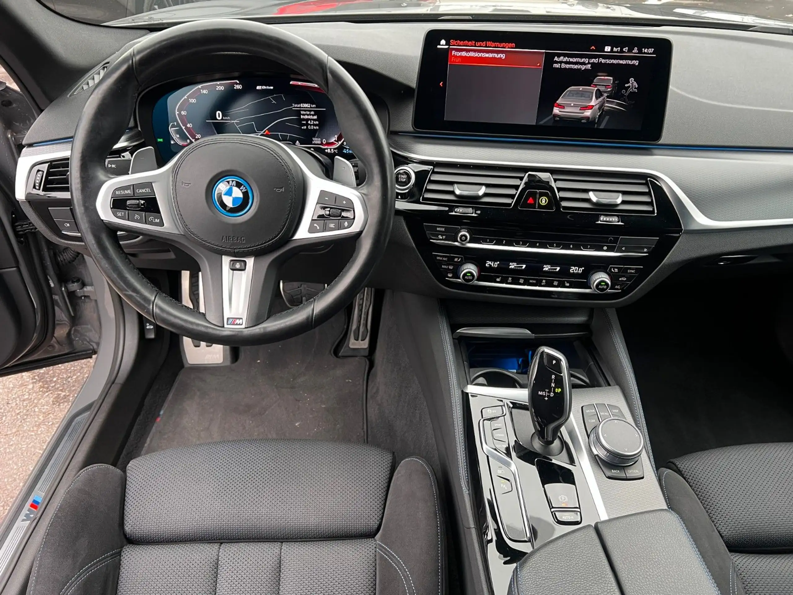 BMW - 530