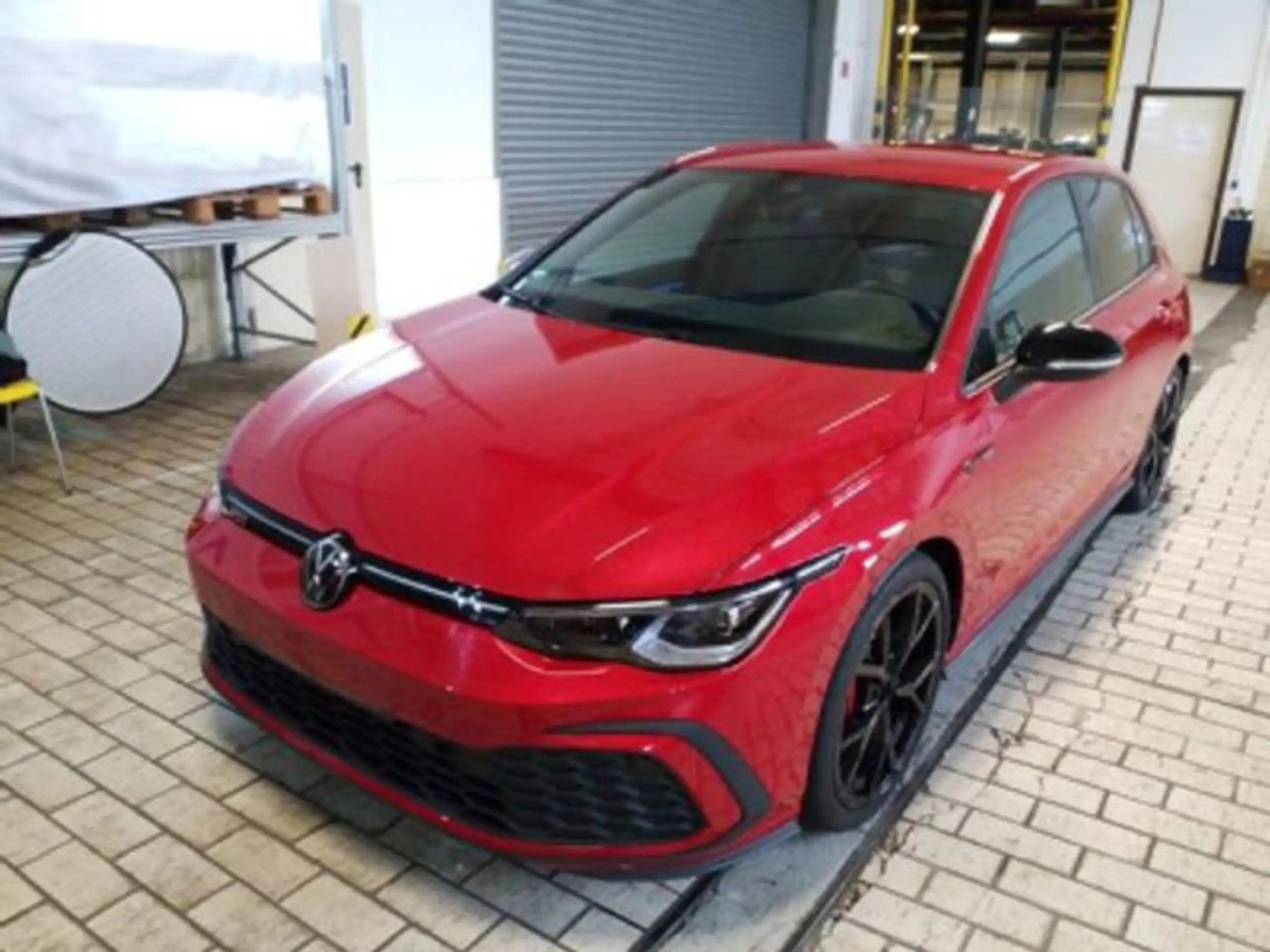 Volkswagen - Golf GTI