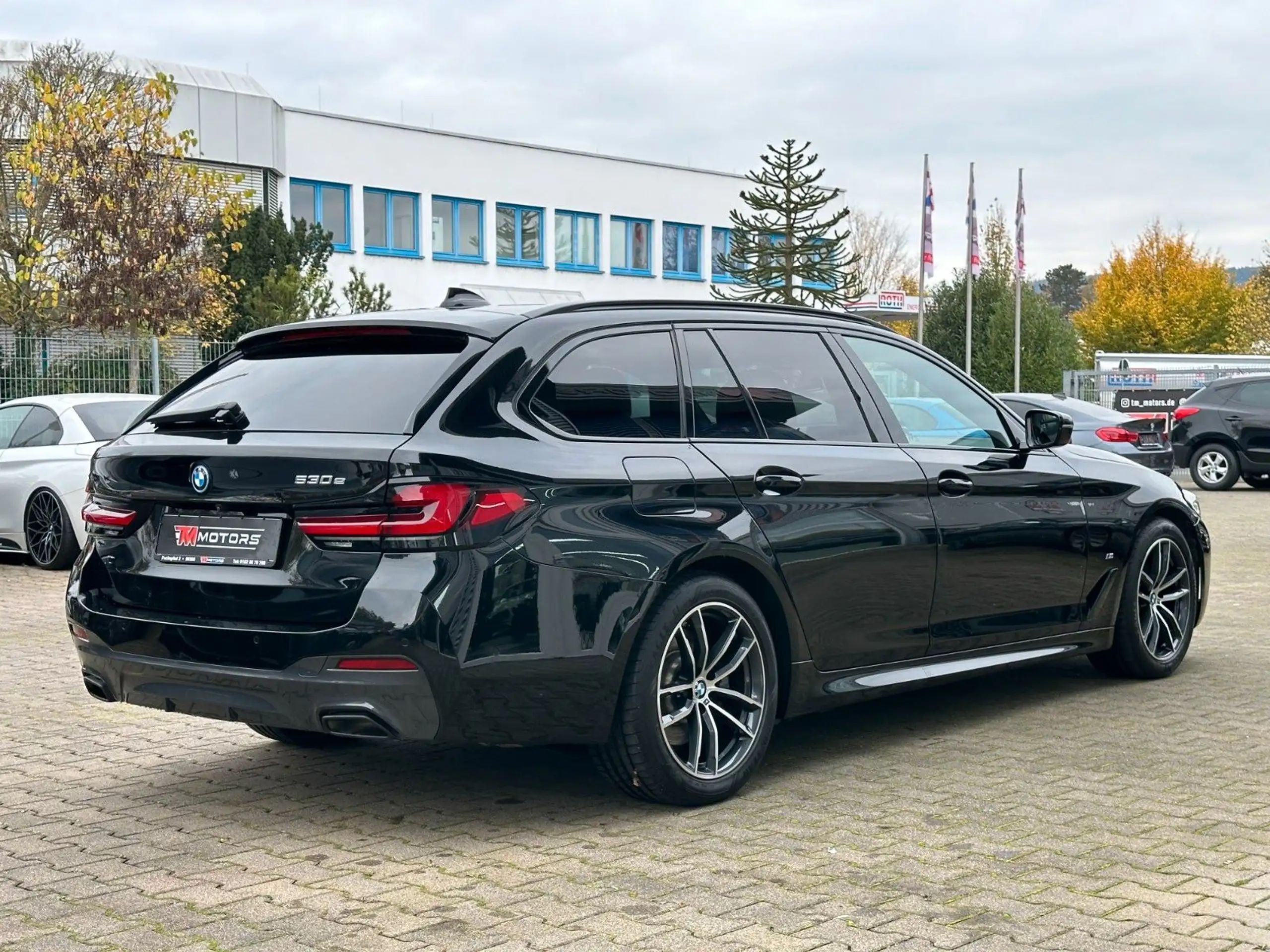 BMW - 530