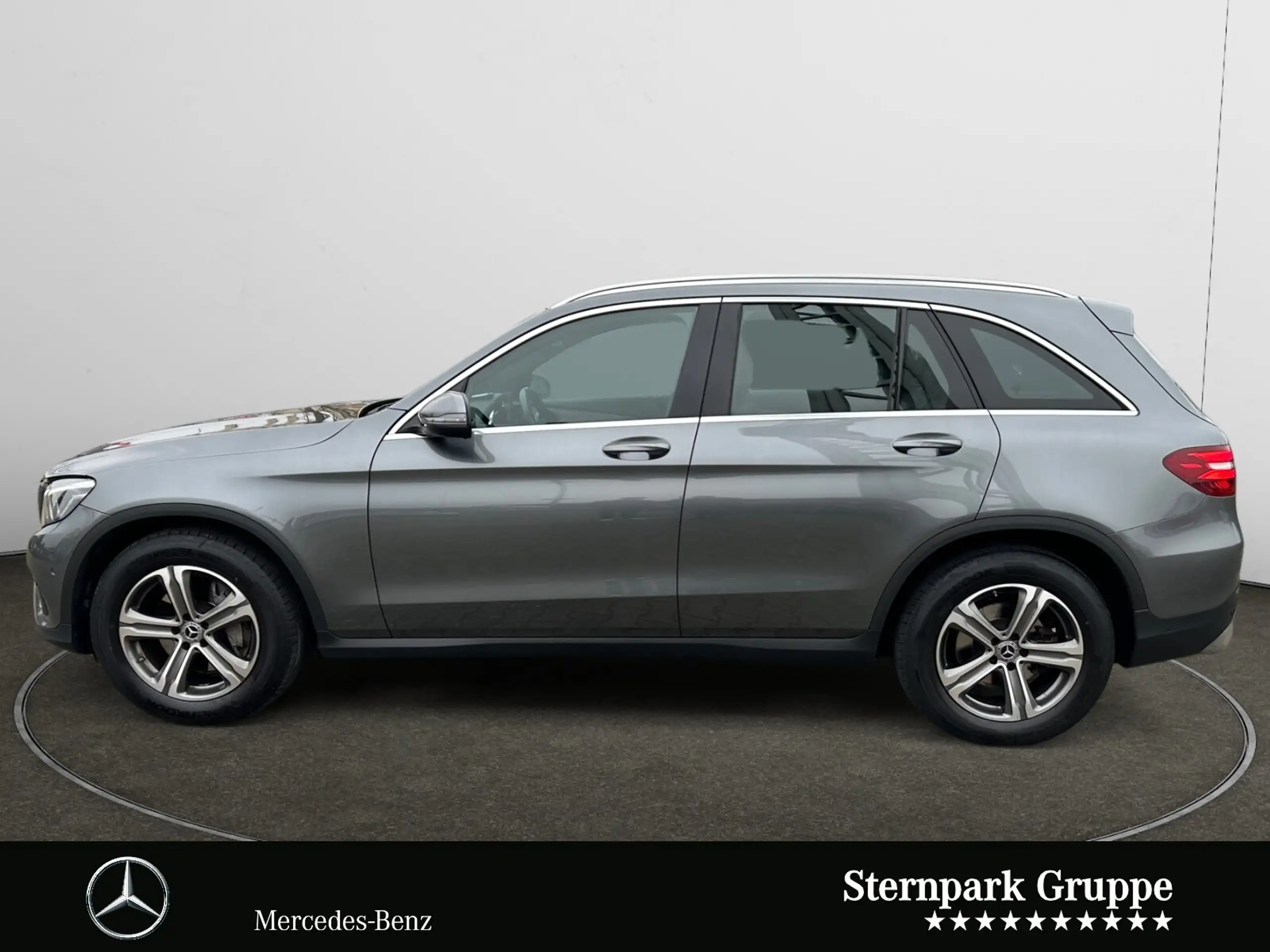 Mercedes-Benz - GLC 220