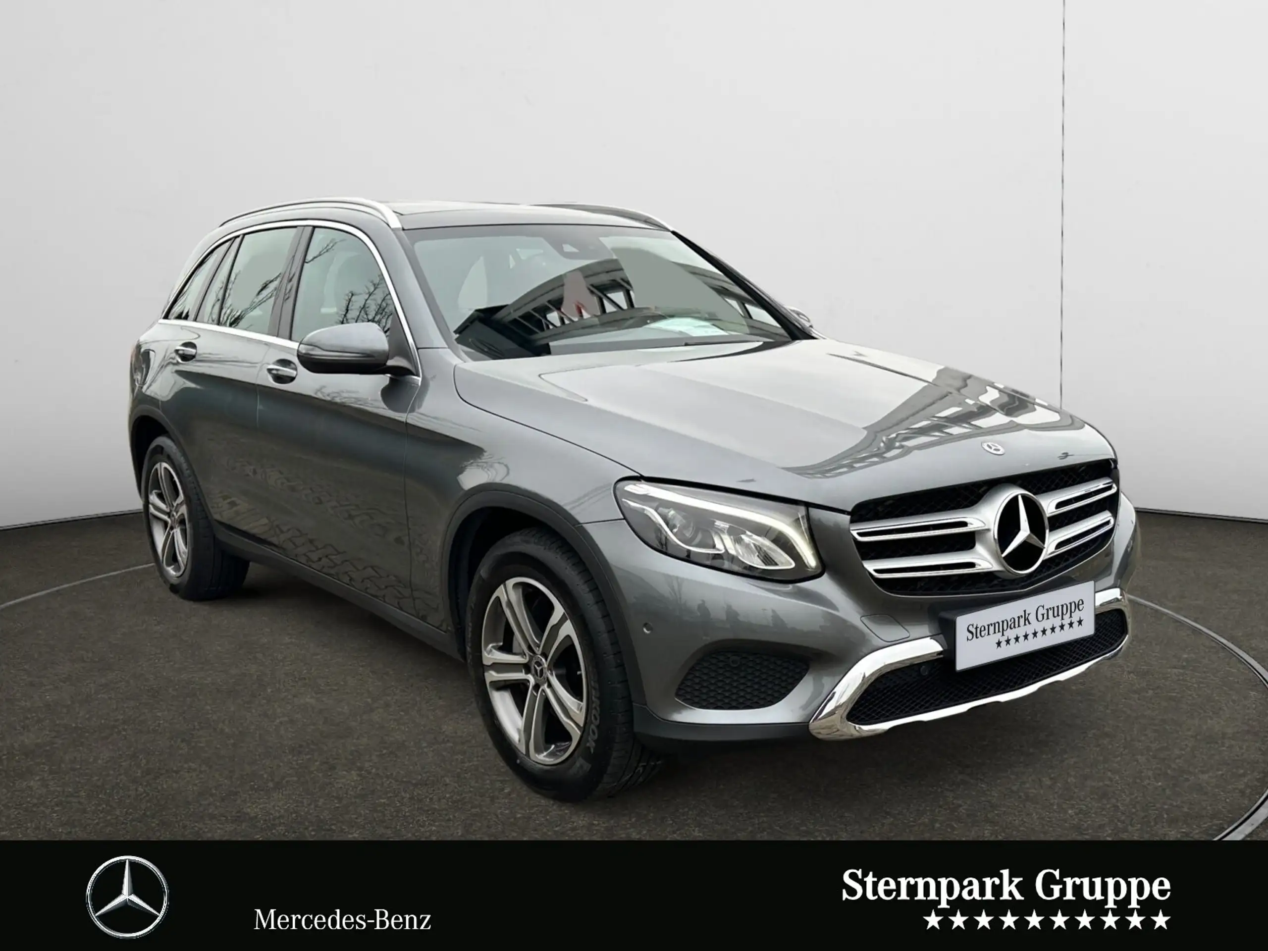 Mercedes-Benz - GLC 220