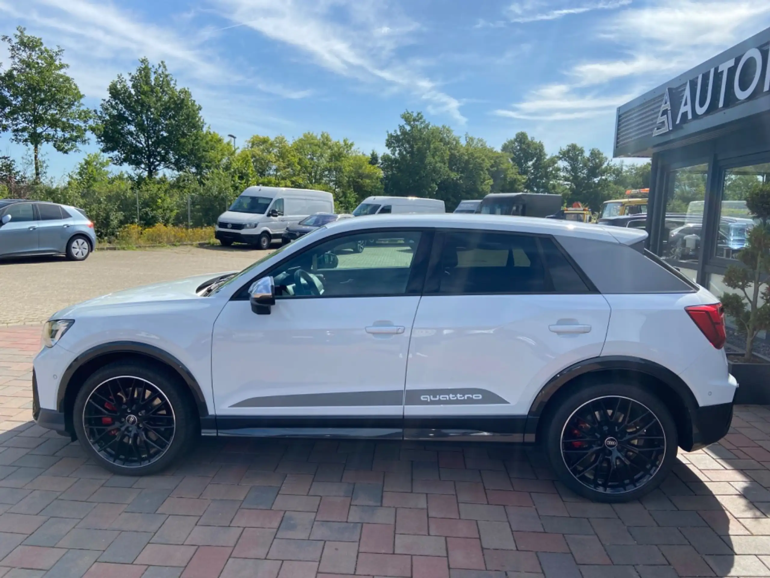 Audi - SQ2