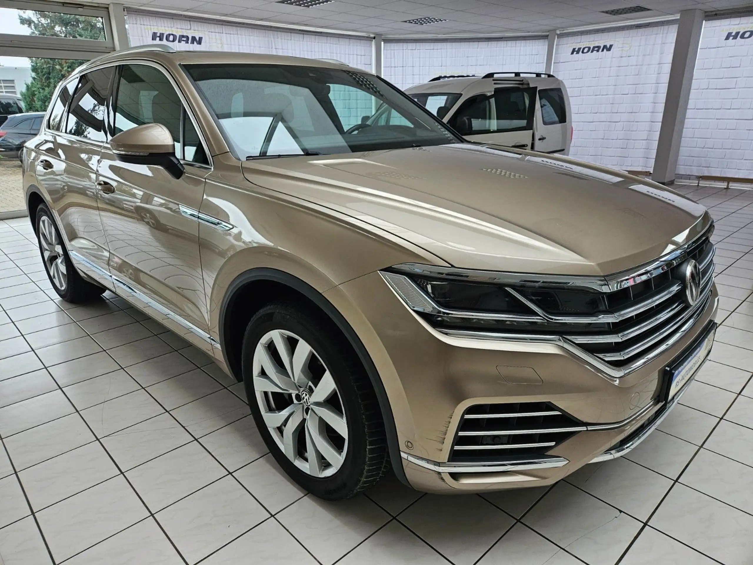 Volkswagen - Touareg