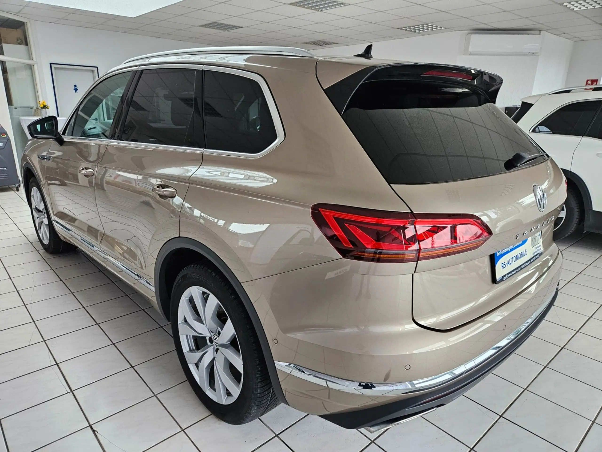 Volkswagen - Touareg