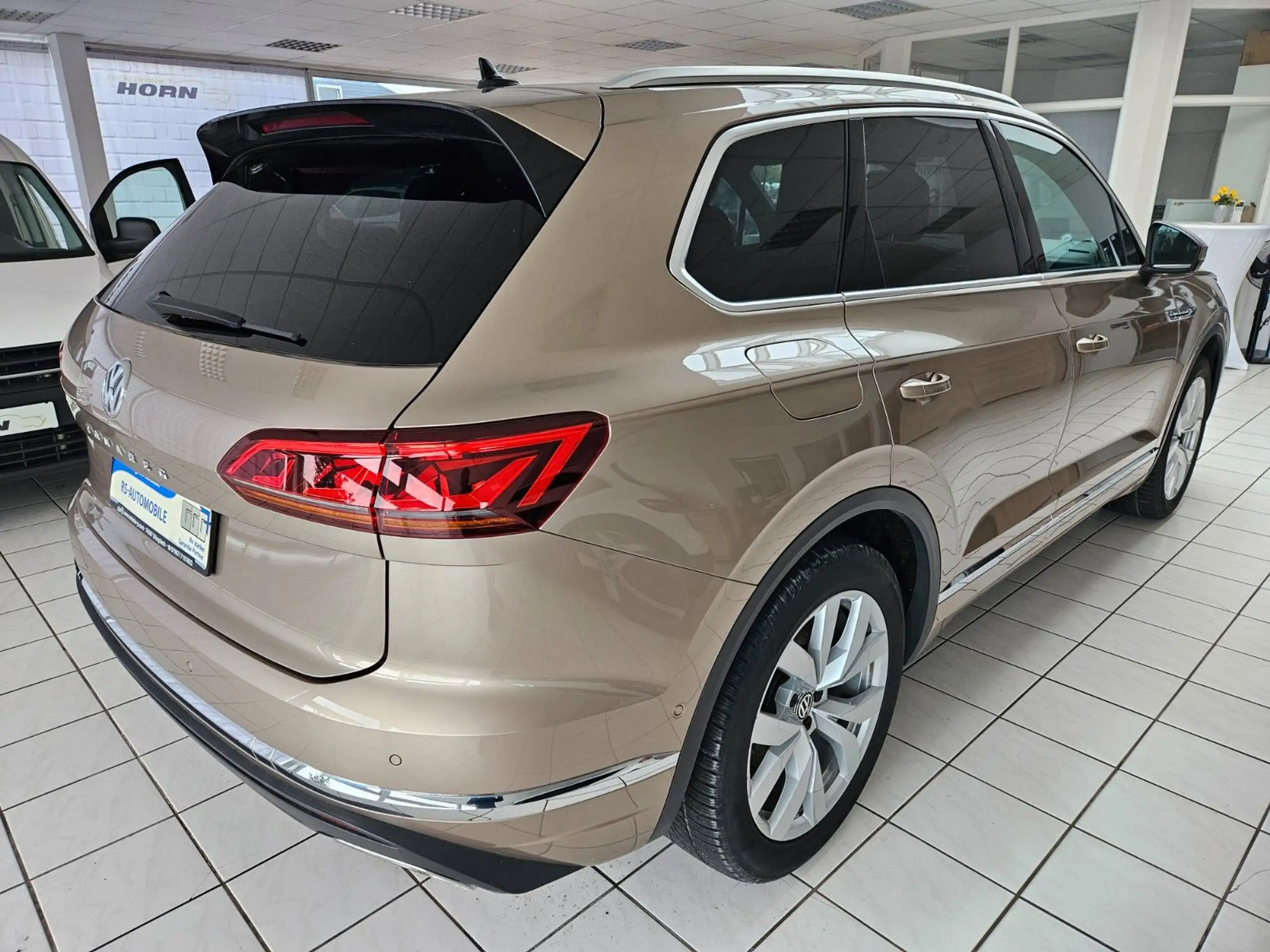 Volkswagen - Touareg