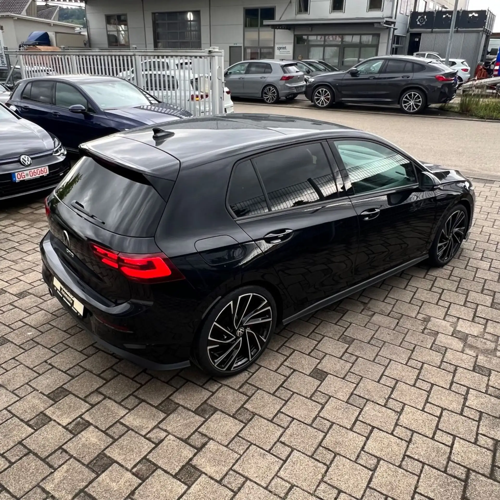 Volkswagen - Golf