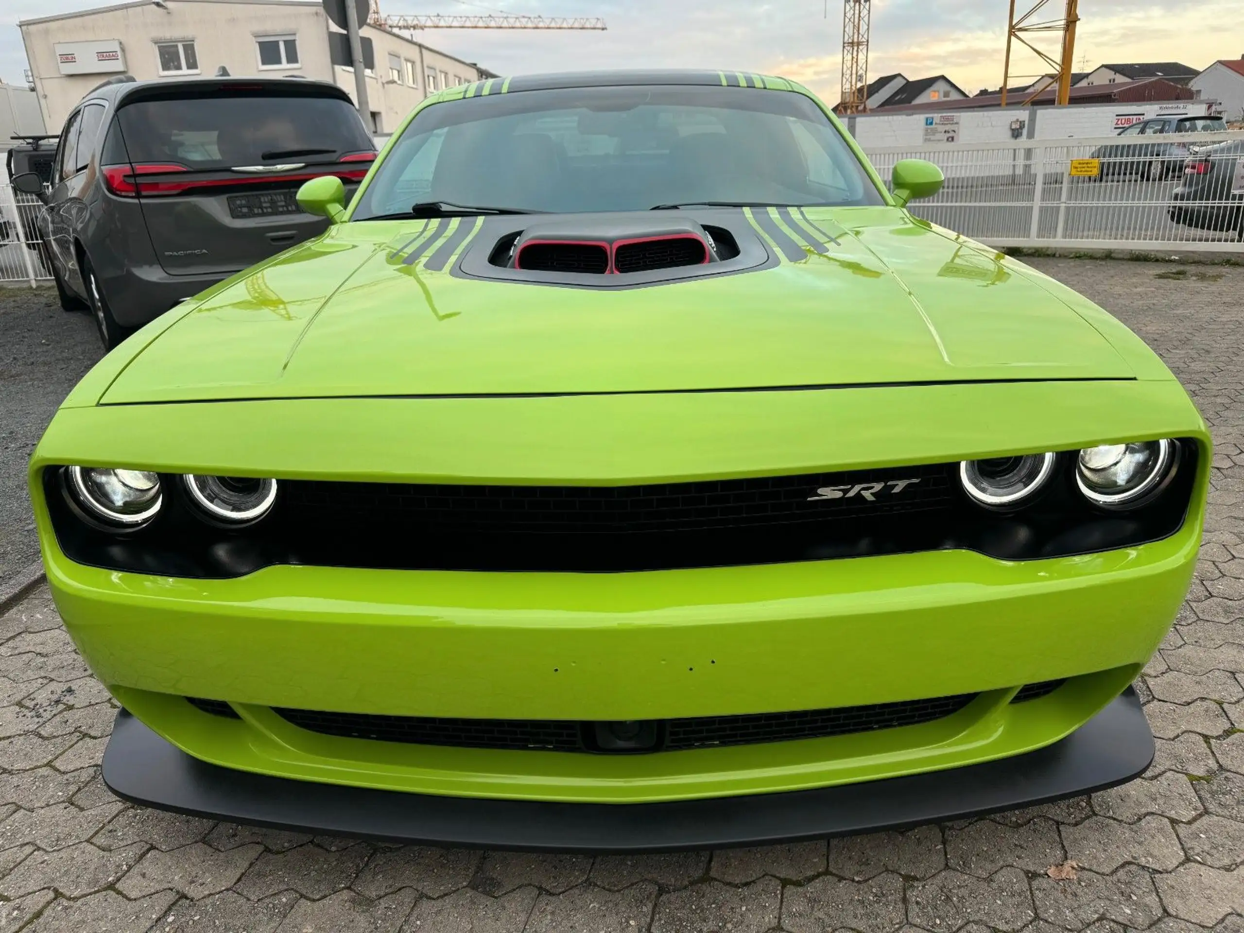 Dodge - Challenger