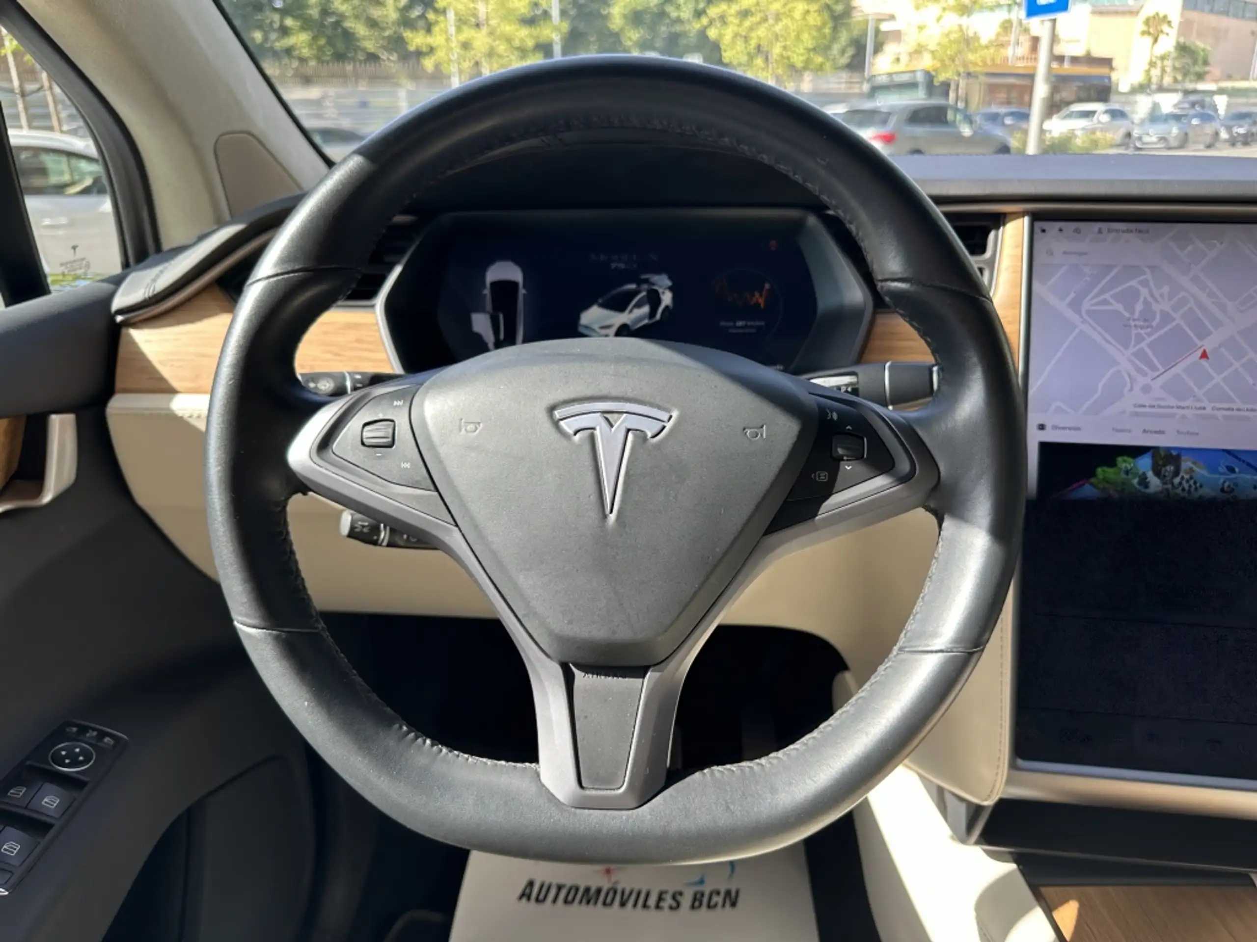 Tesla - Model X