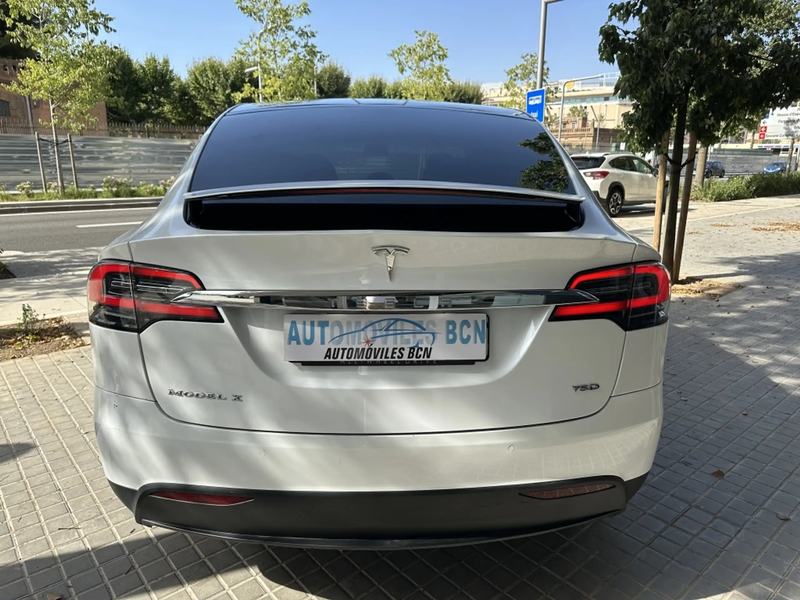 Tesla - Model X