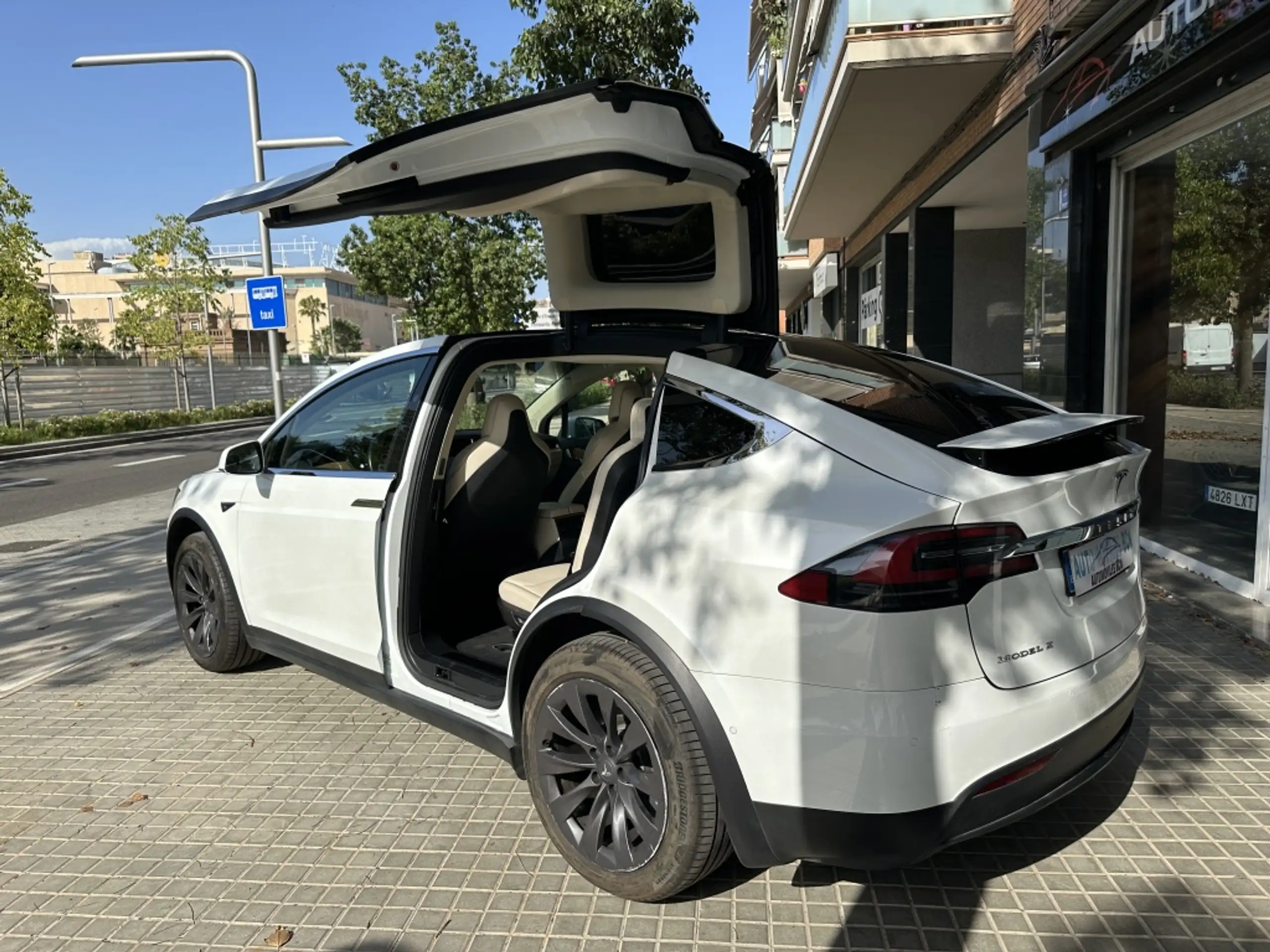 Tesla - Model X