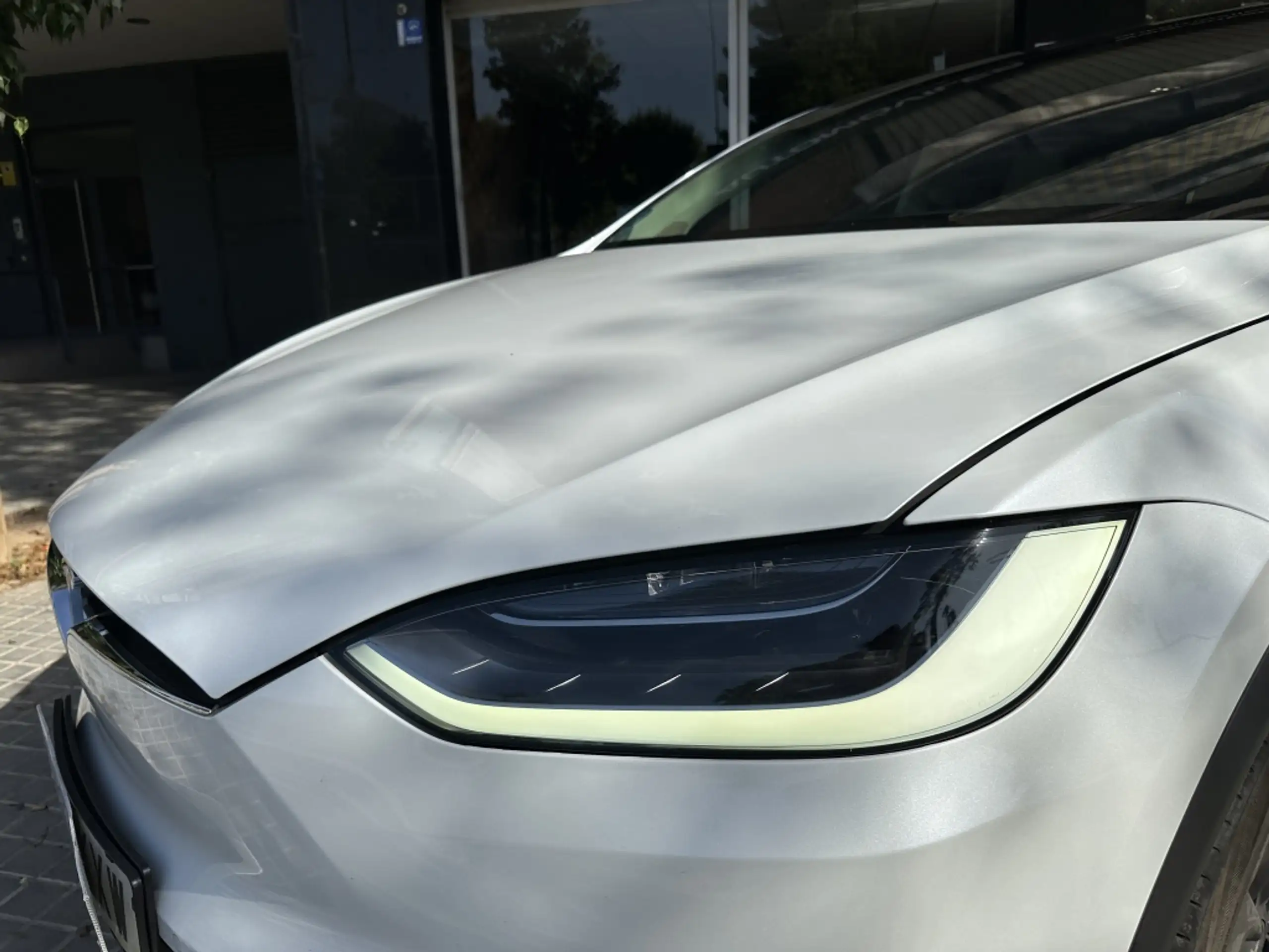 Tesla - Model X