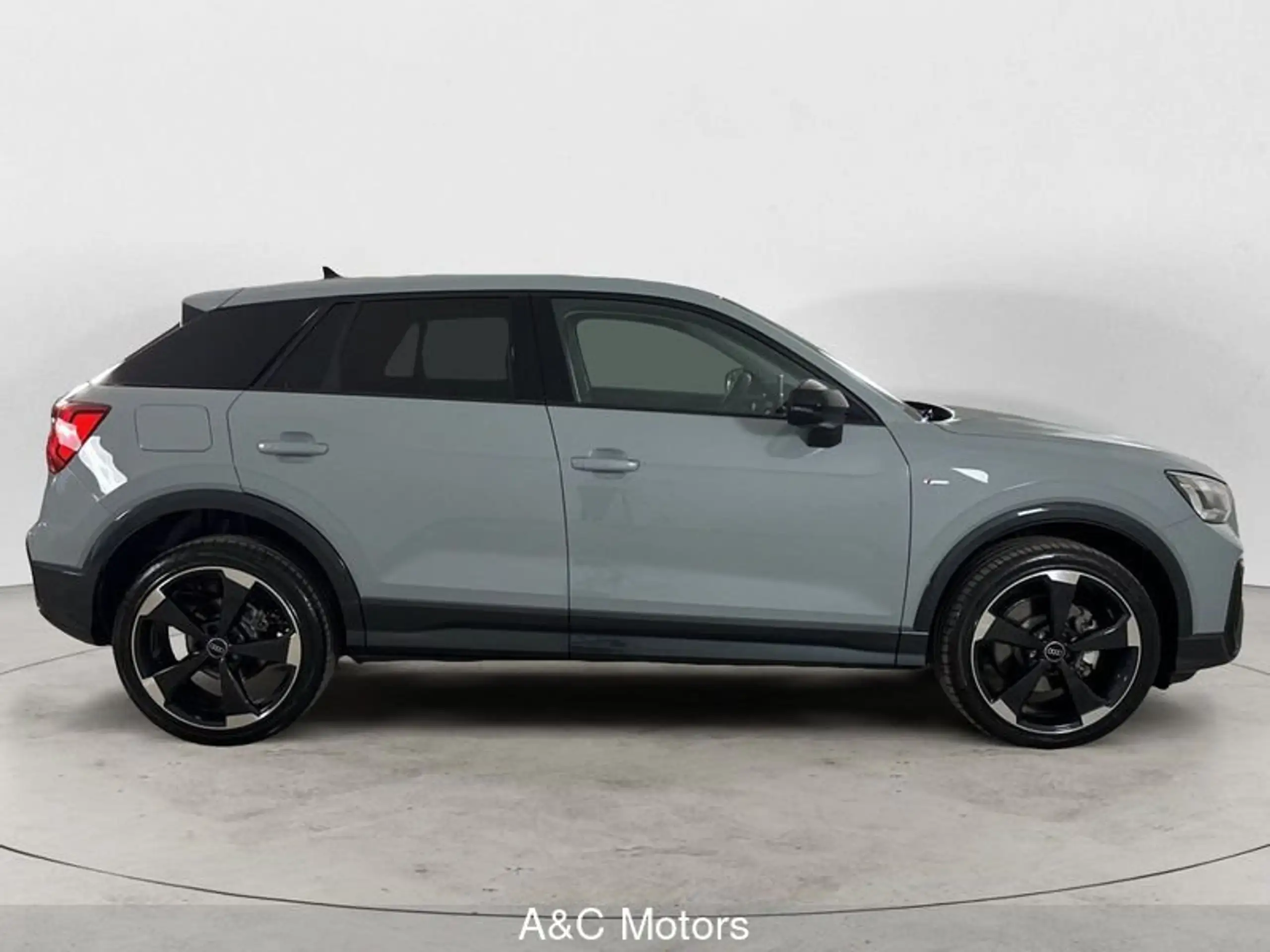 Audi - Q2