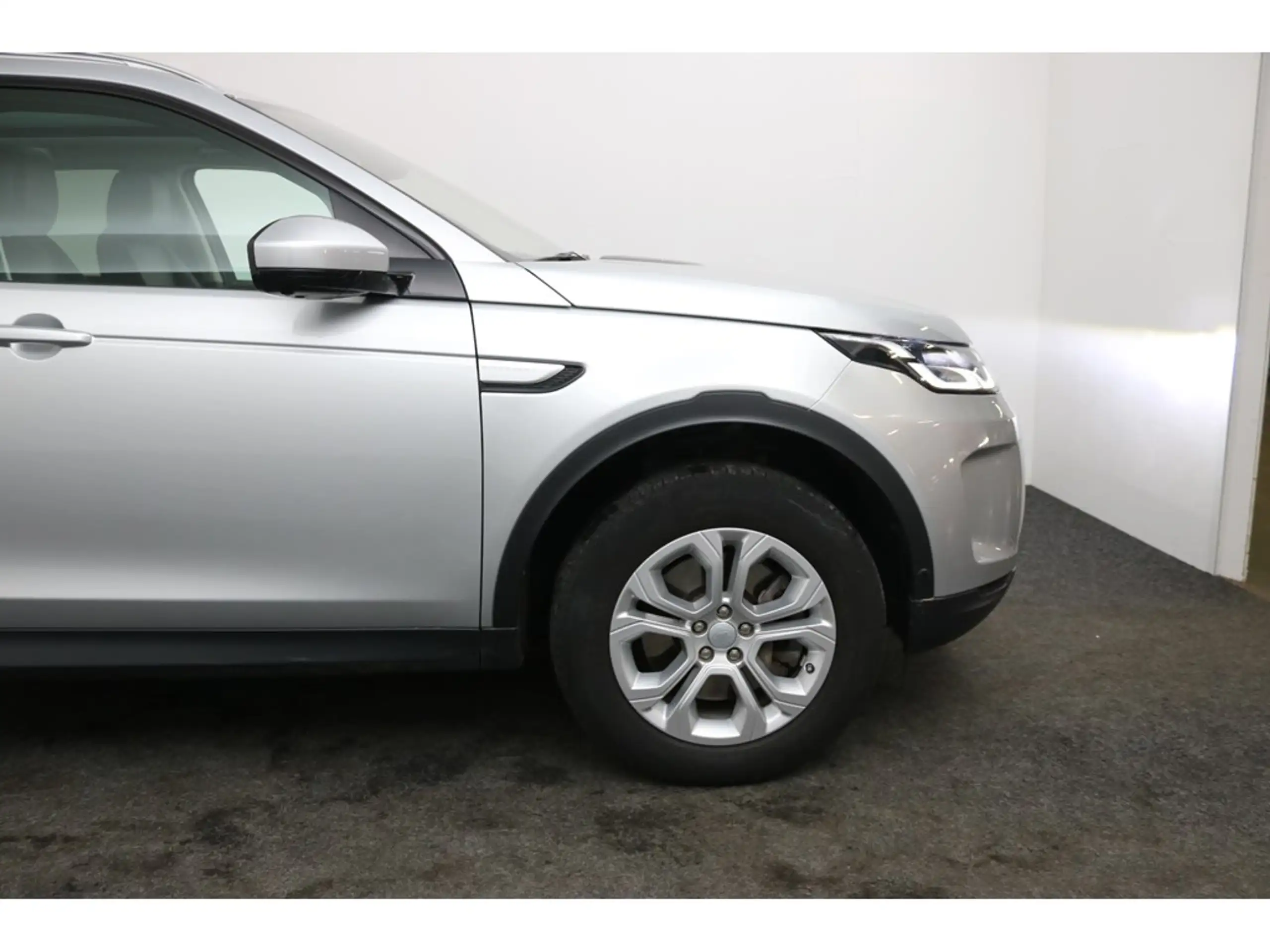 Land Rover - Discovery Sport