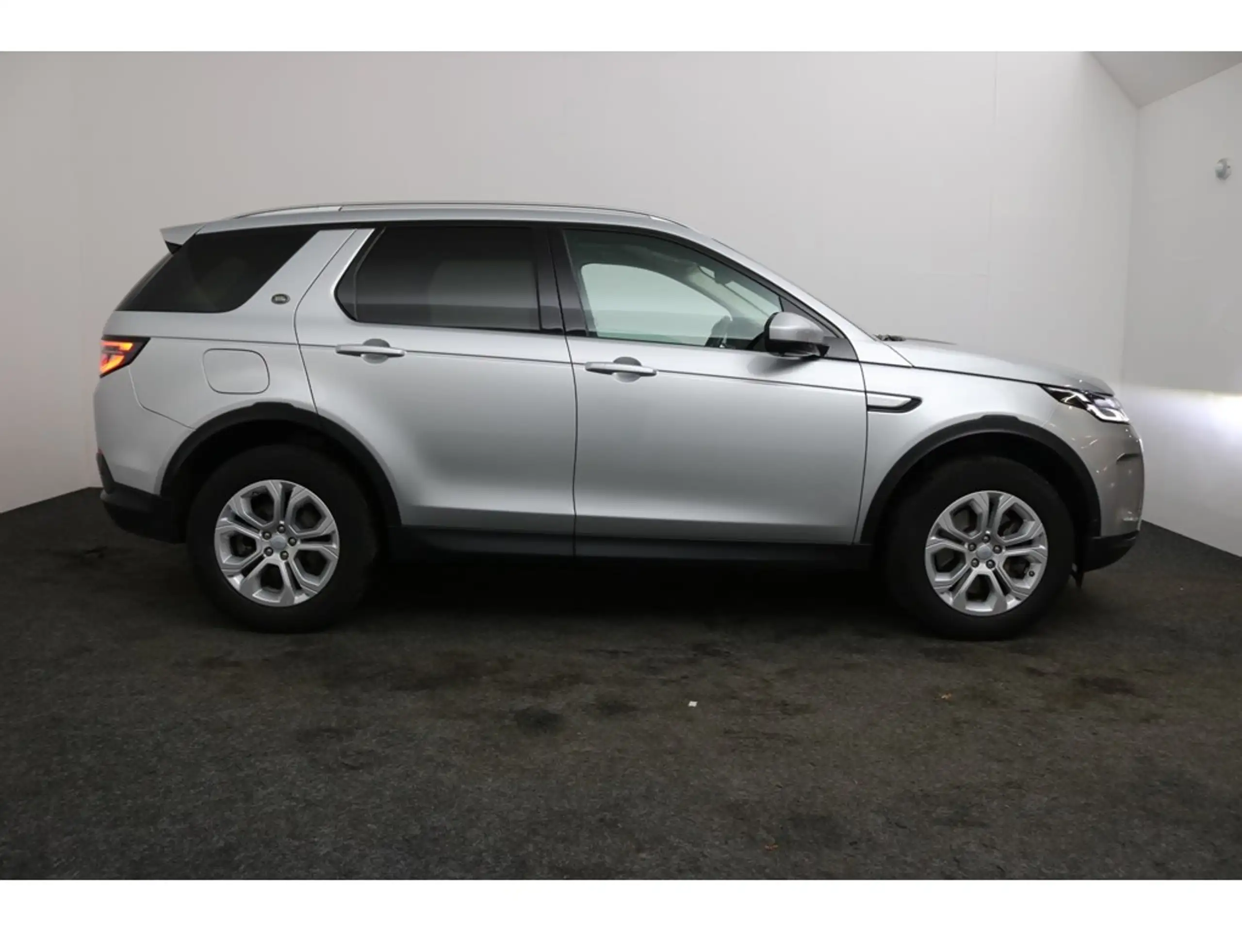 Land Rover - Discovery Sport