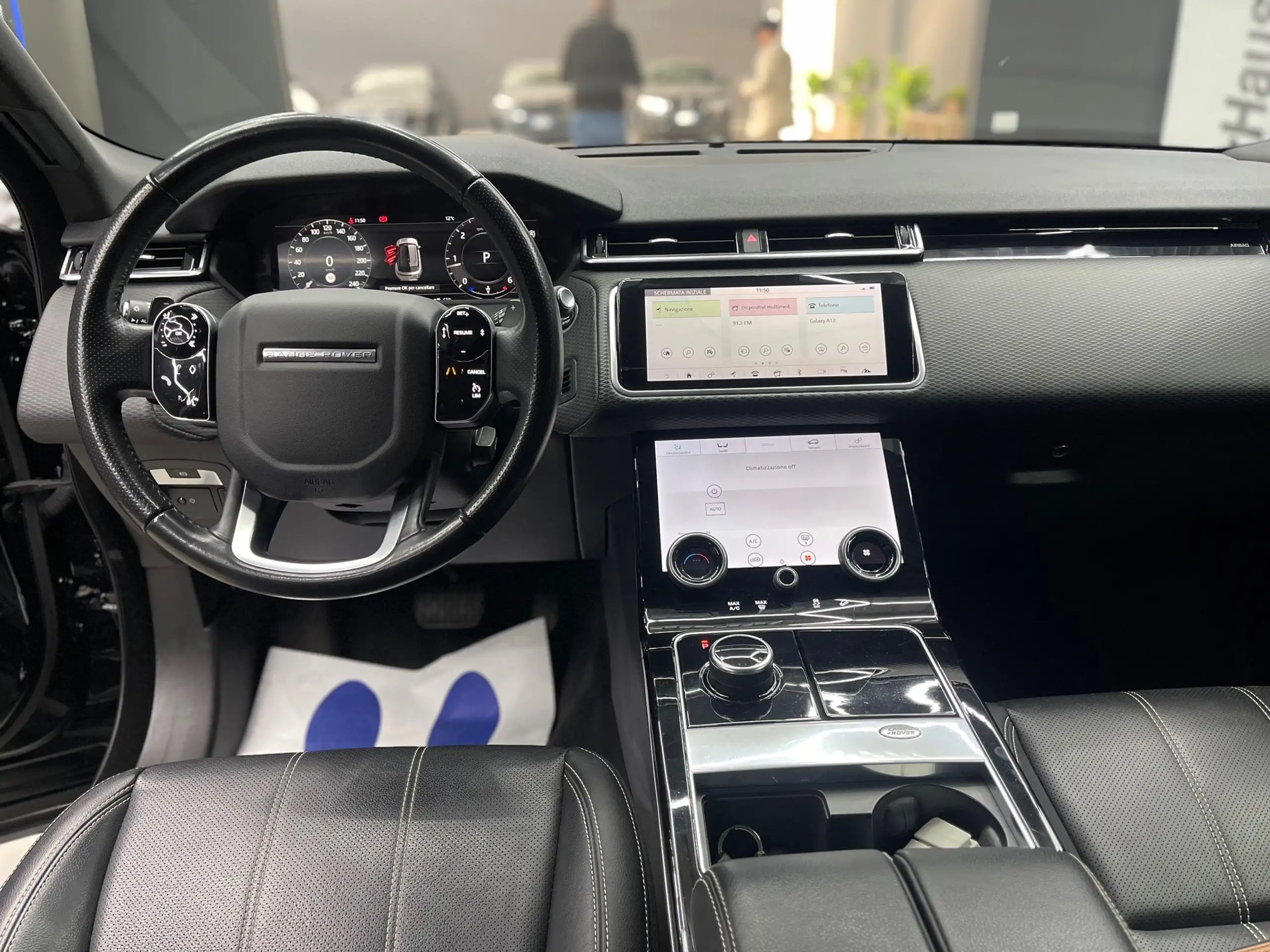 Land Rover - Range Rover Velar