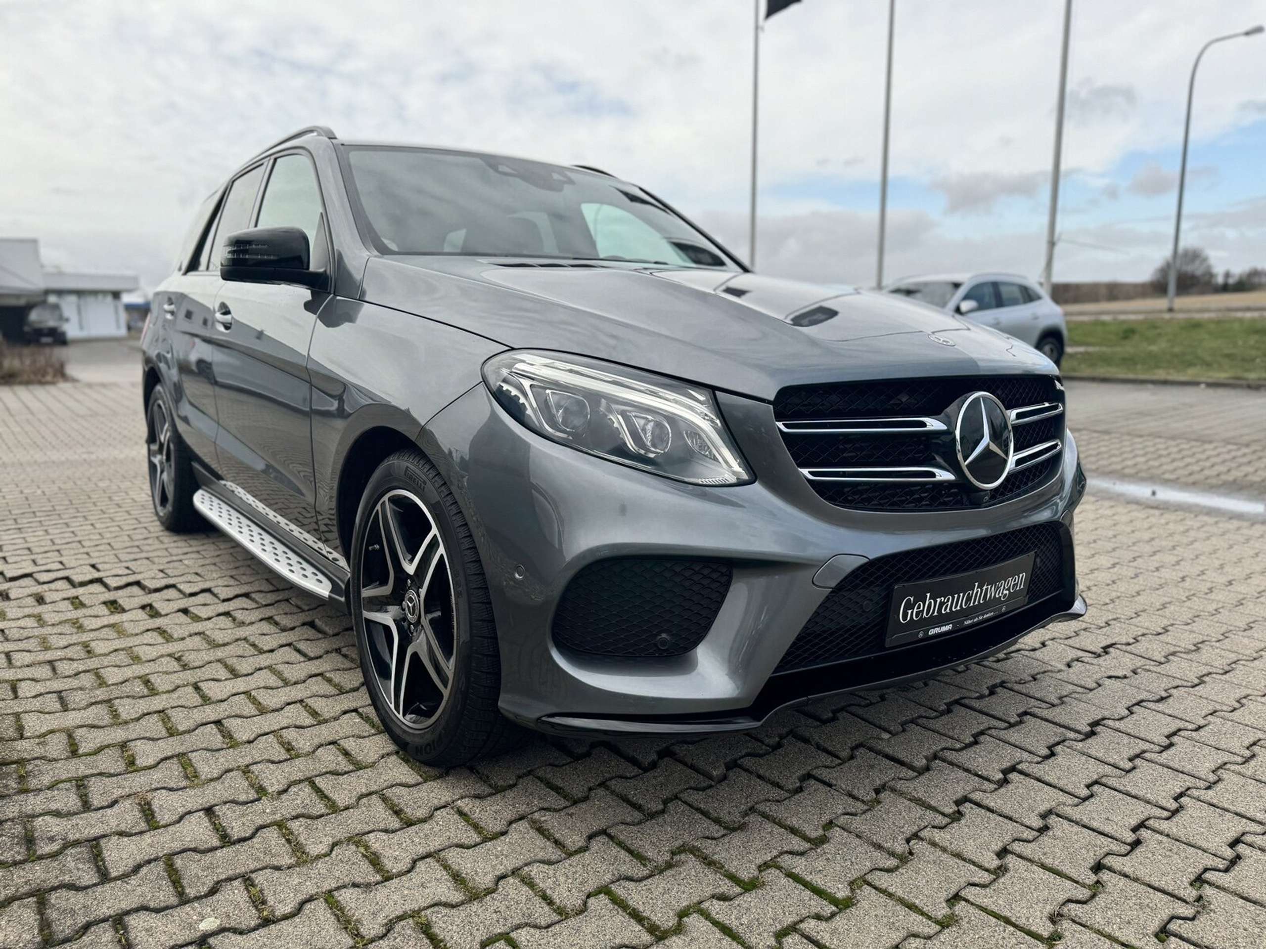 Mercedes-Benz - GLE 350