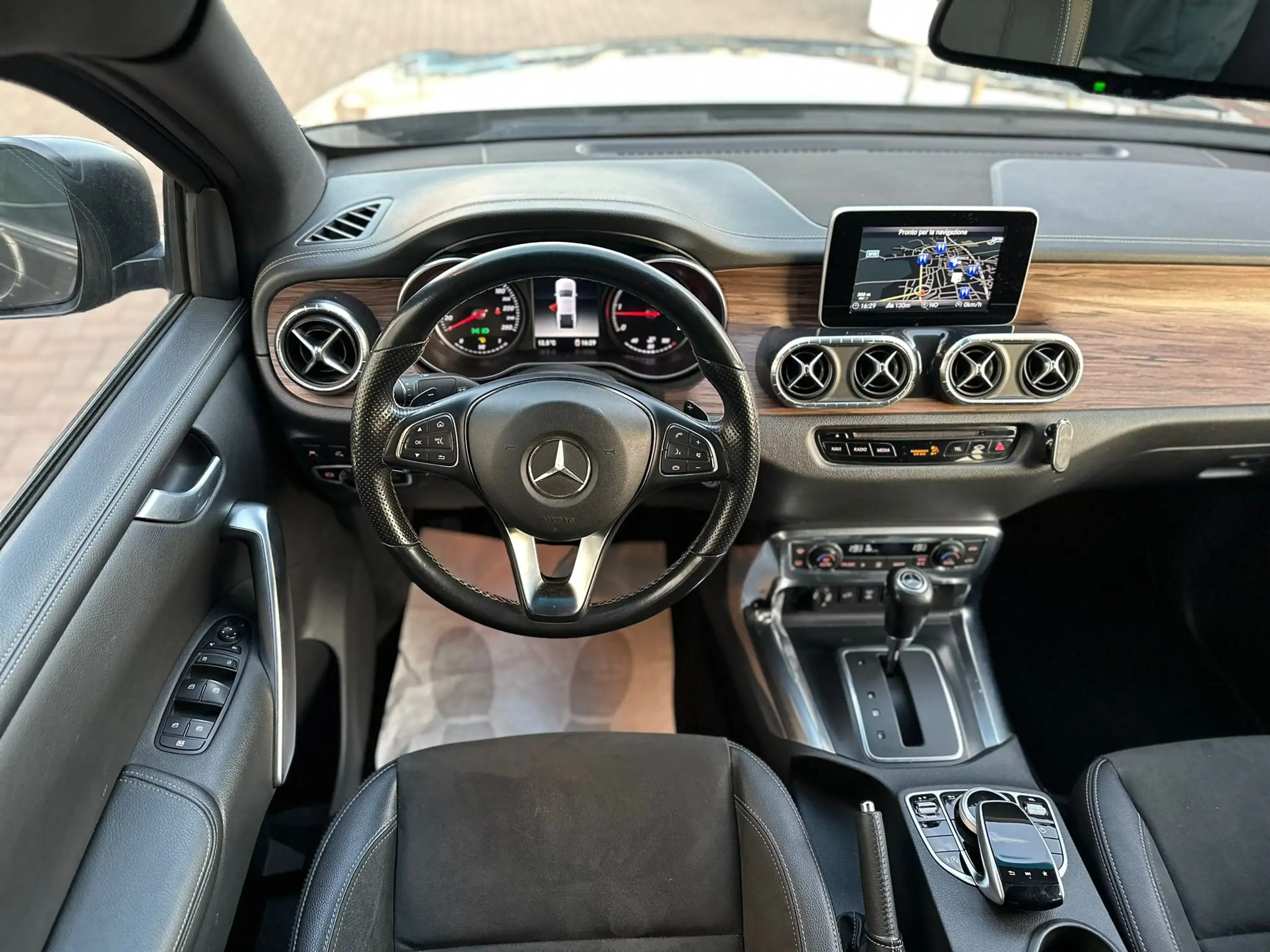 Mercedes-Benz - X 350