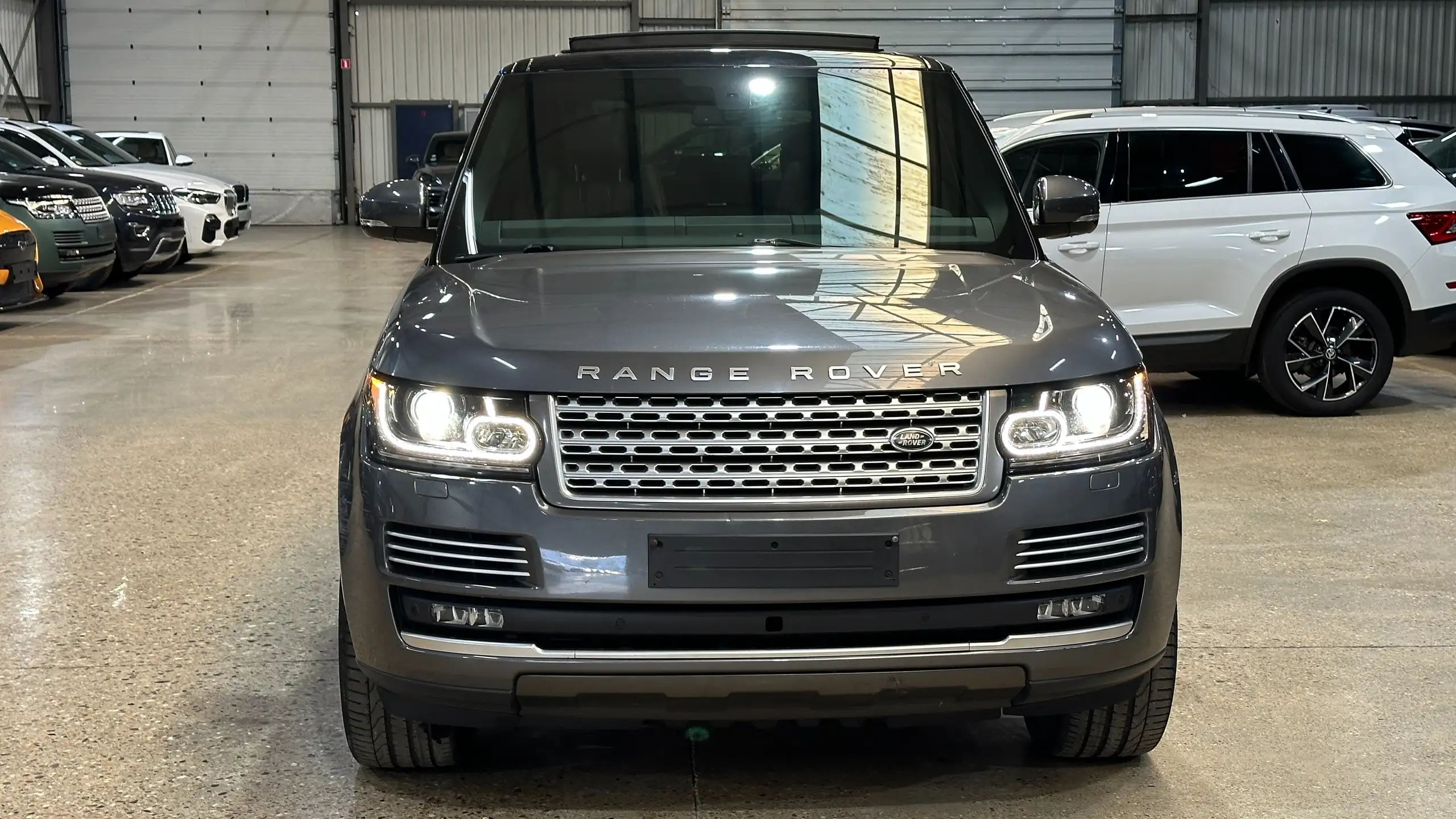 Land Rover - Range Rover