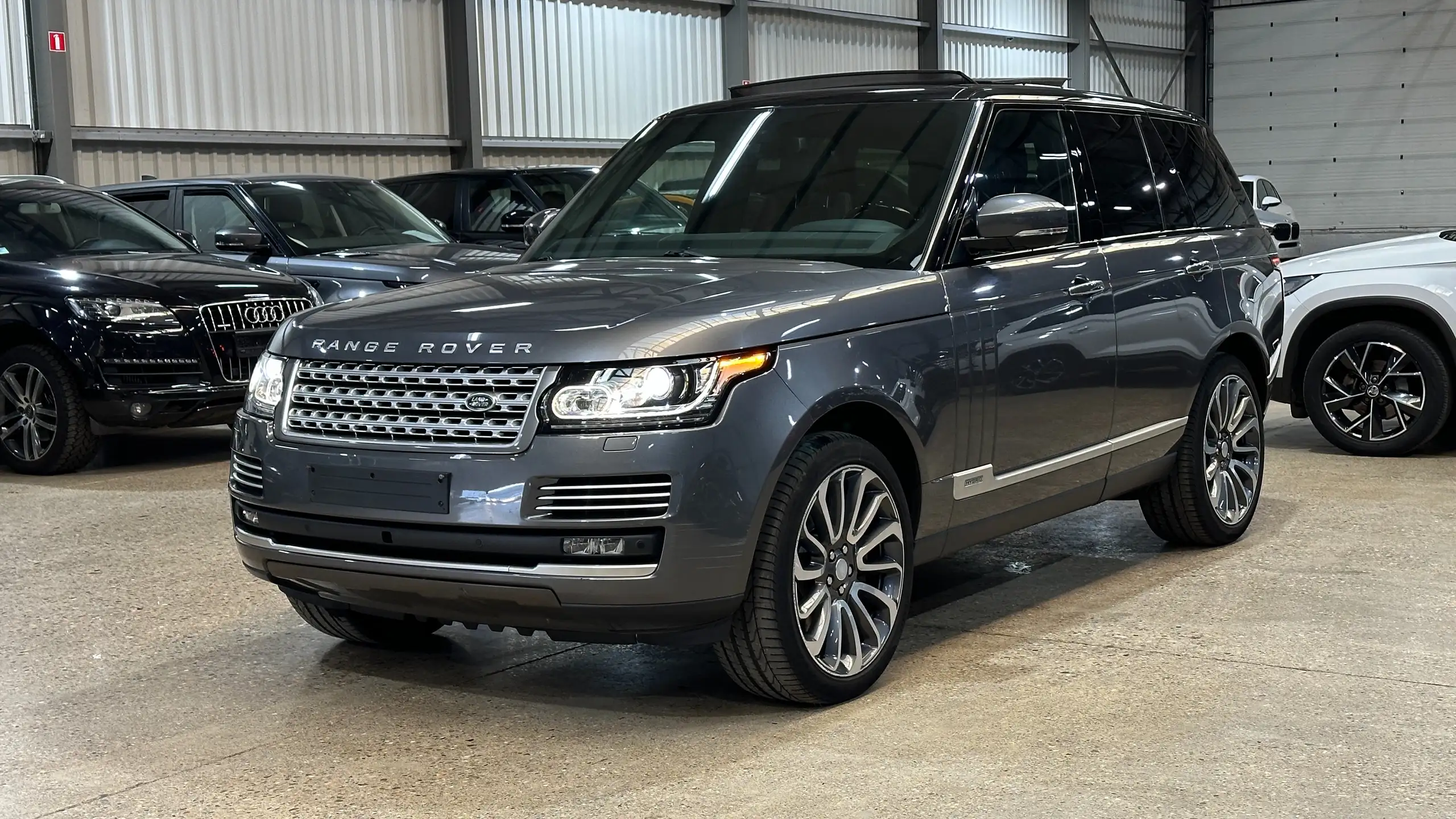 Land Rover - Range Rover