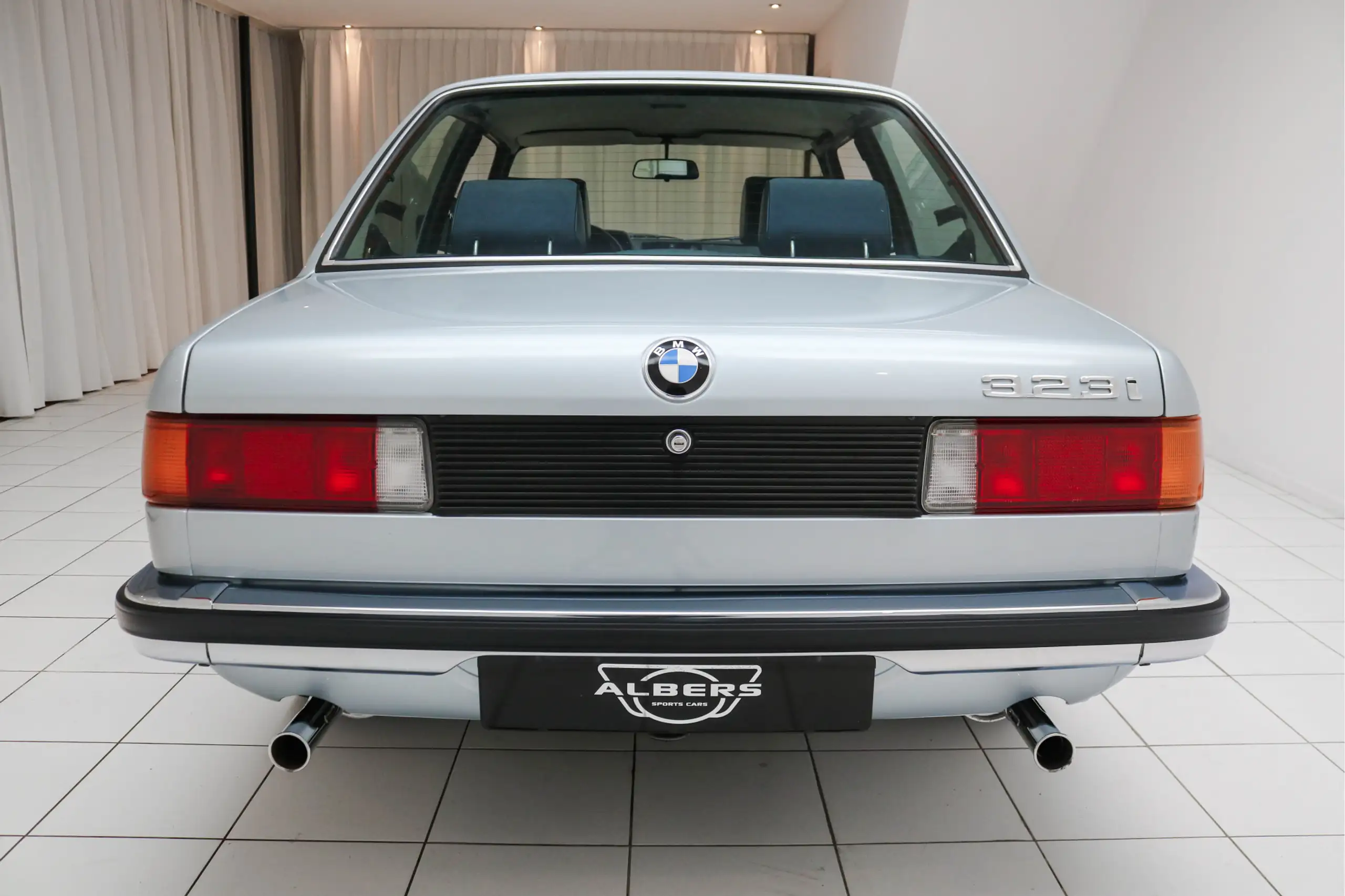 BMW - 323