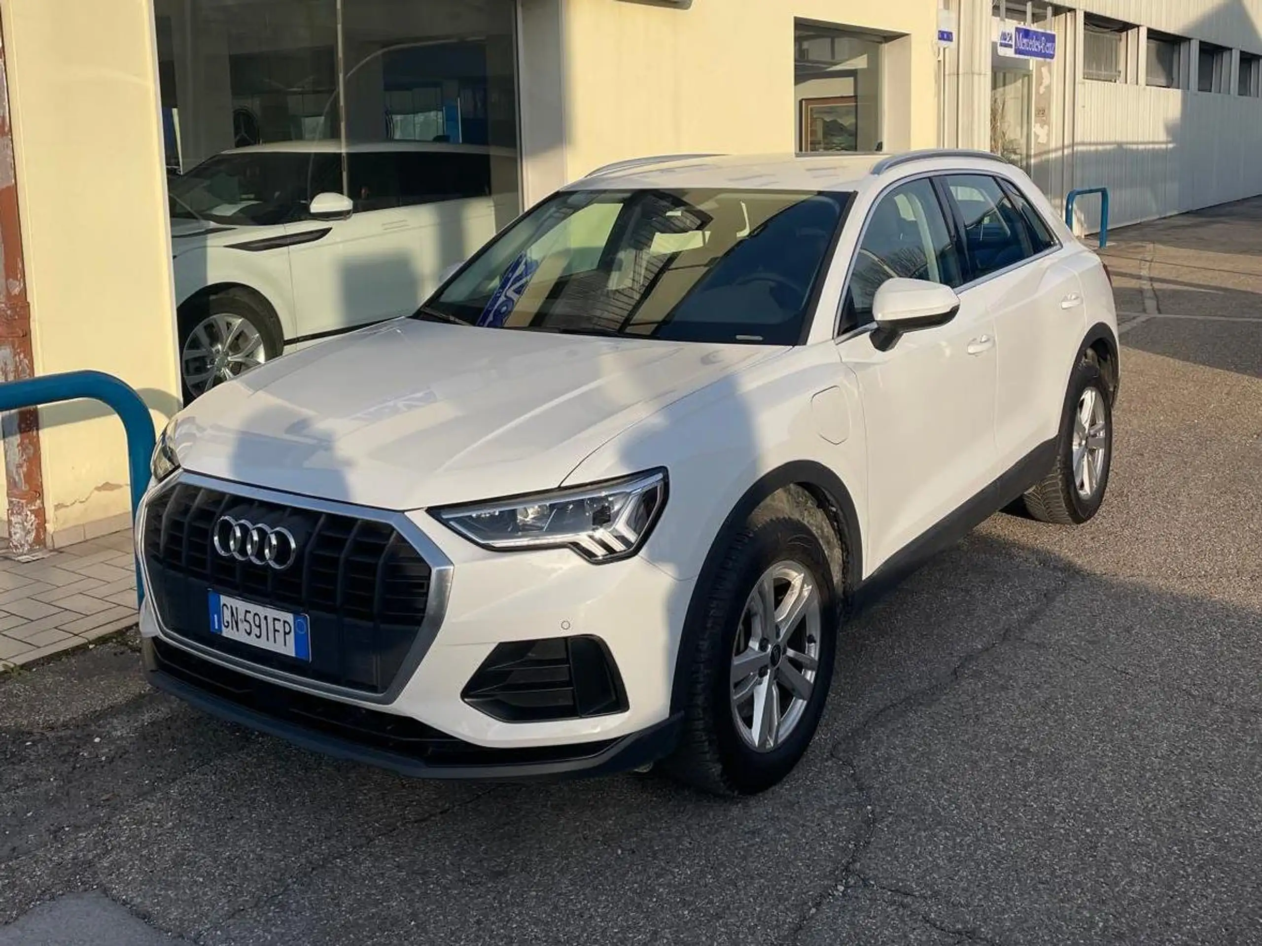 Audi - Q3