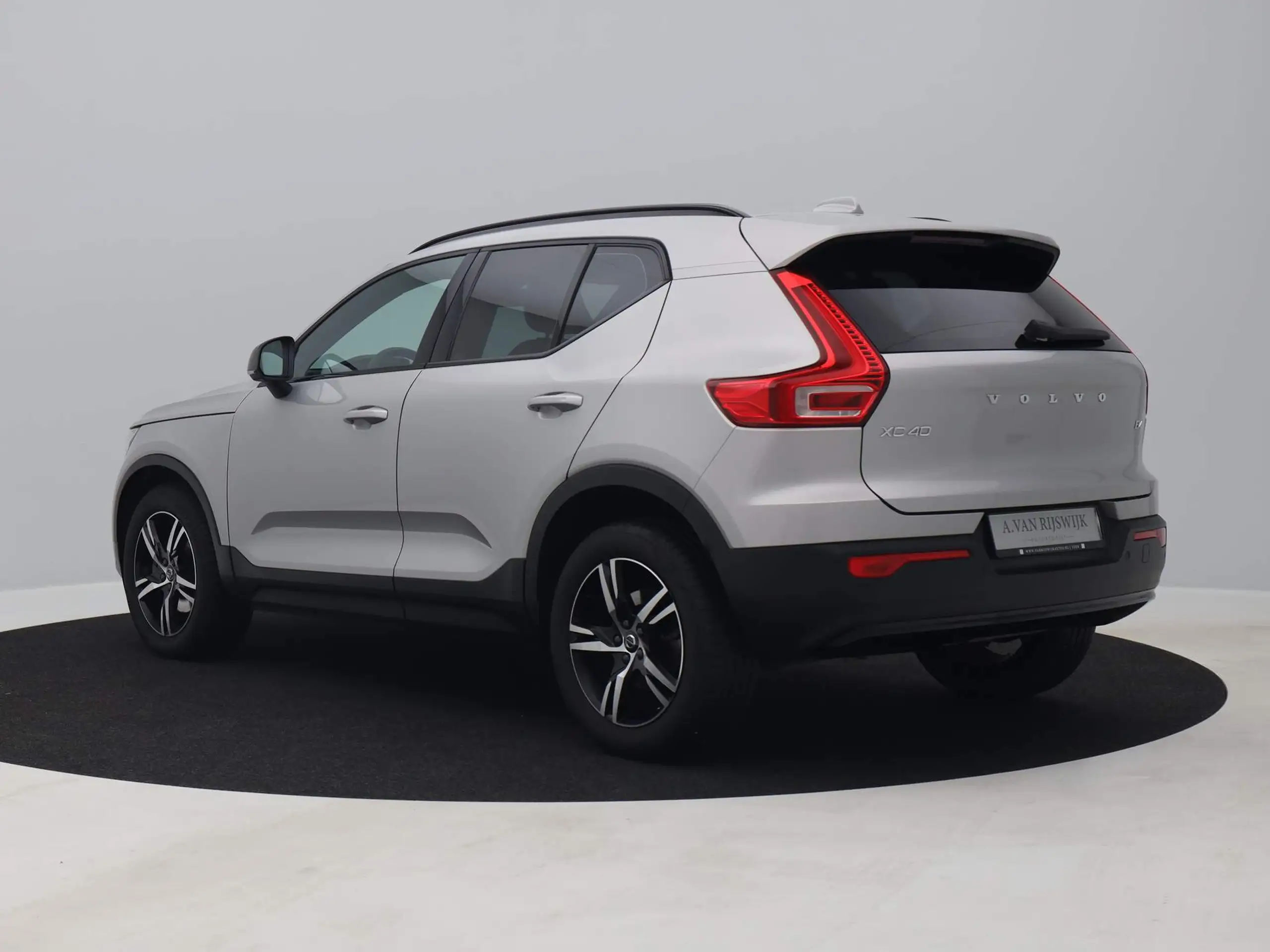 Volvo - XC40