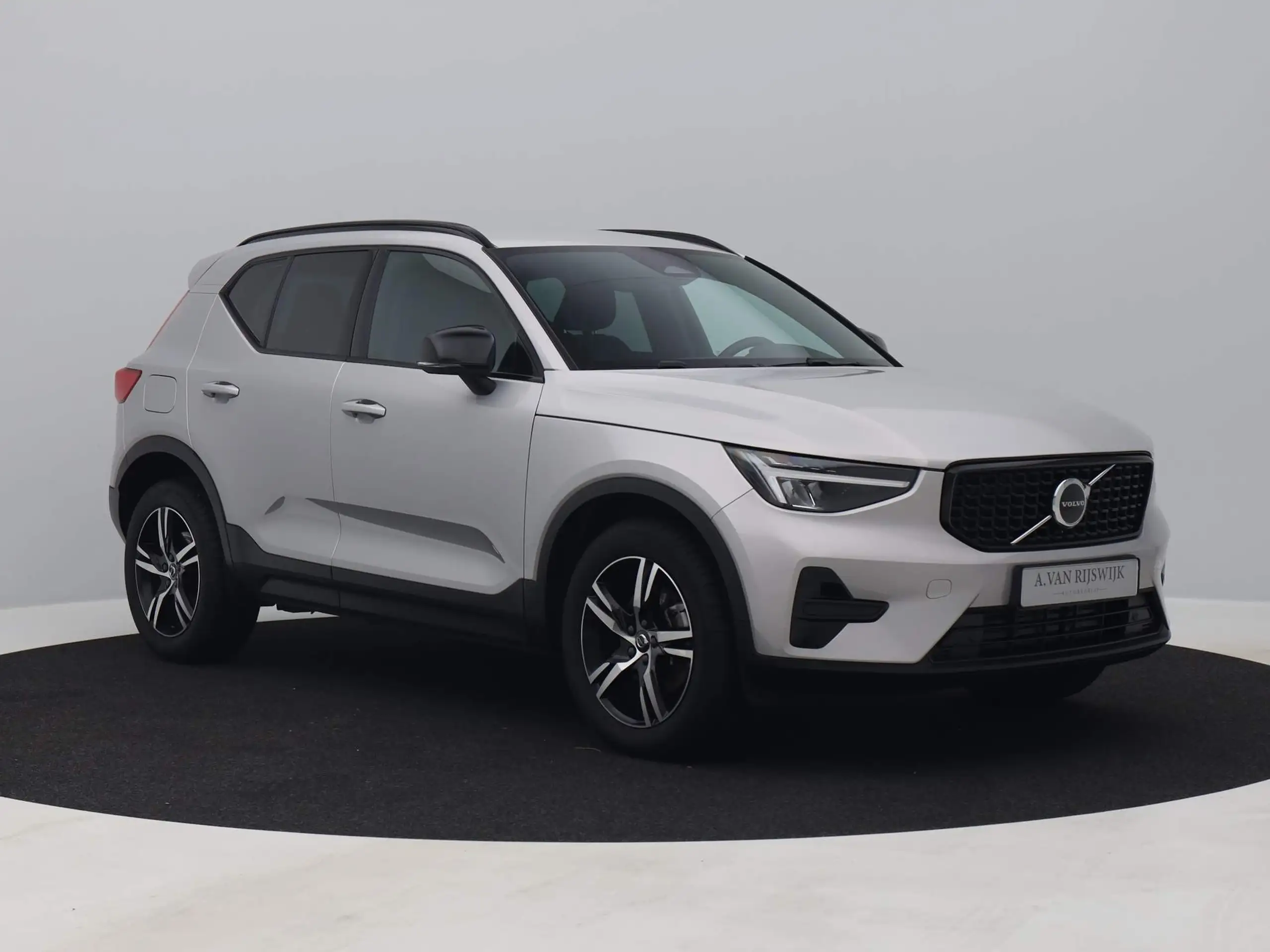 Volvo - XC40