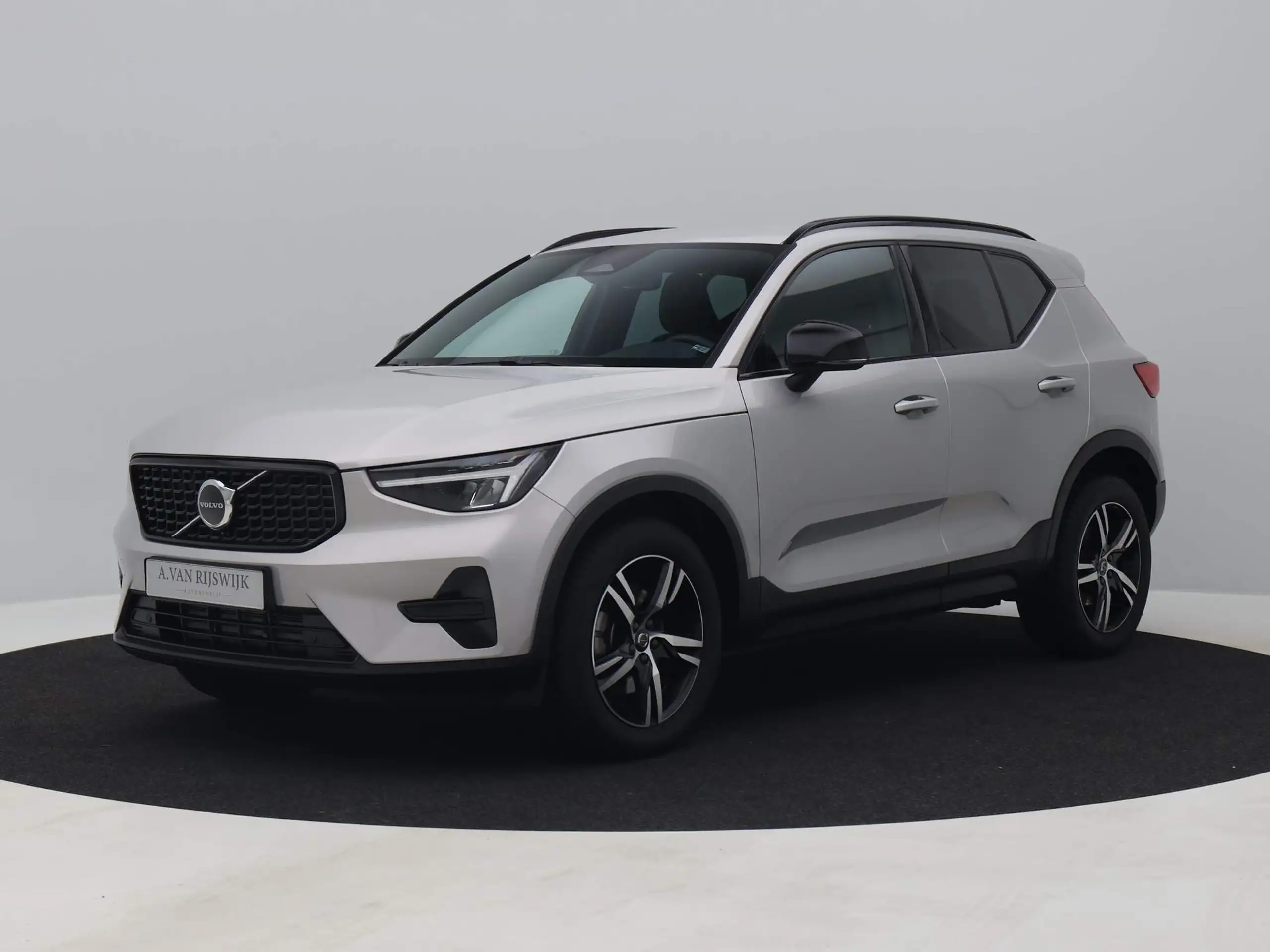 Volvo - XC40